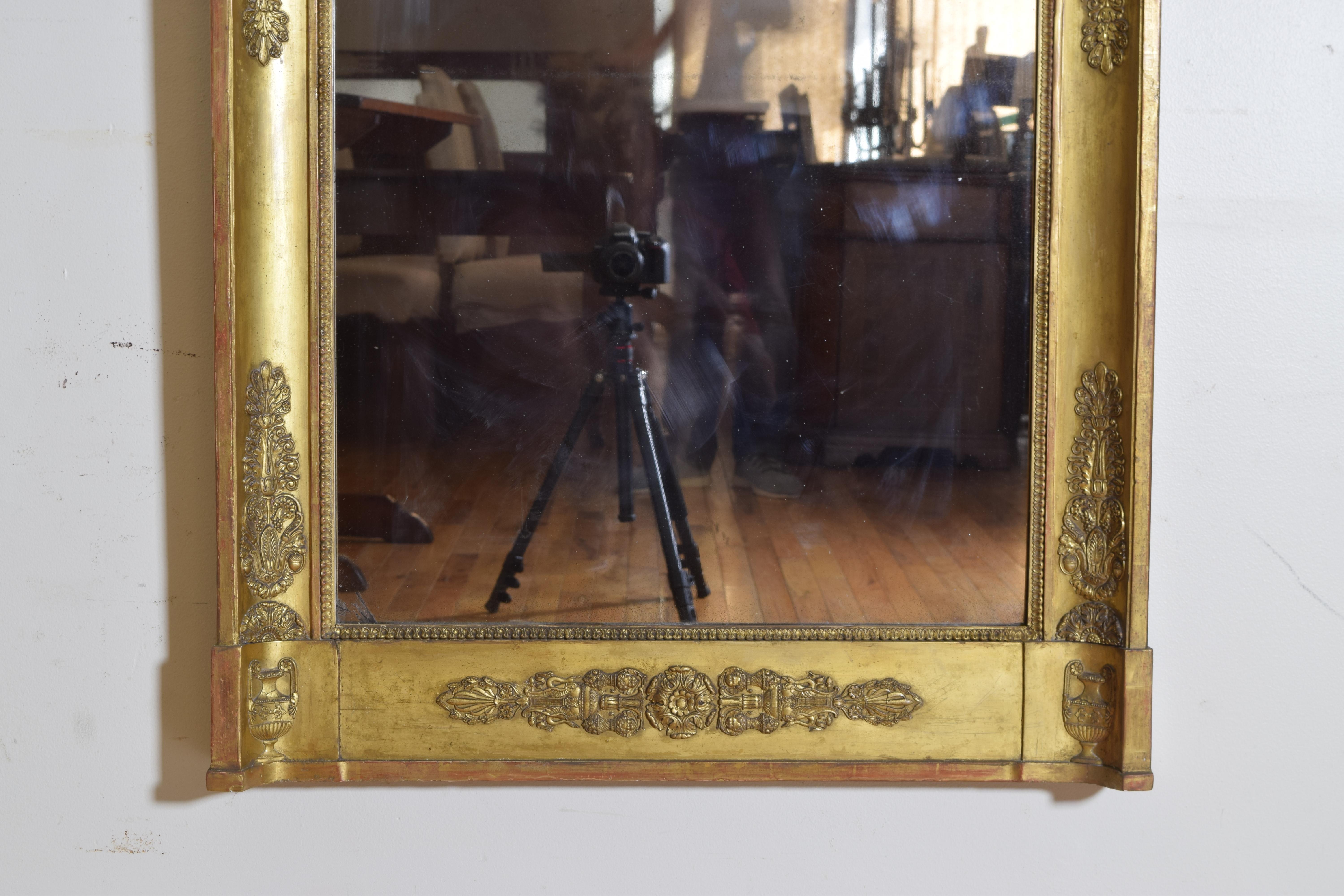French Empire Tall Carved Gitwood and Gilt-Gesso Mirror For Sale 3
