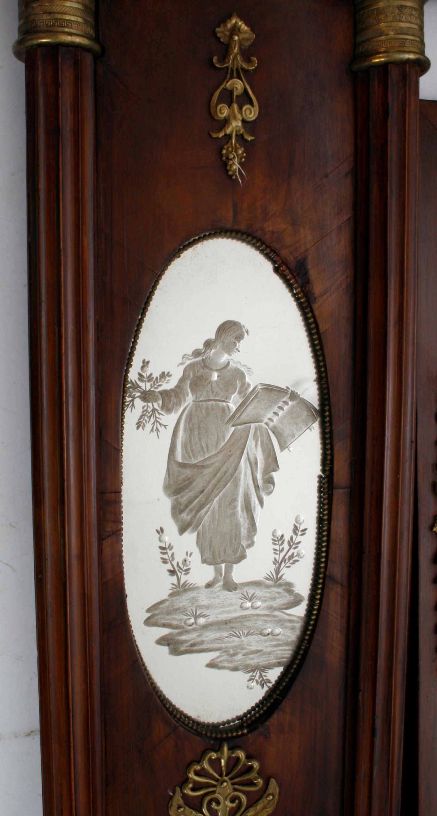 Buriné Miroir de coiffeuse Empire français avec panneaux de verre gravés à l'envers d'origine, vers 1800 en vente