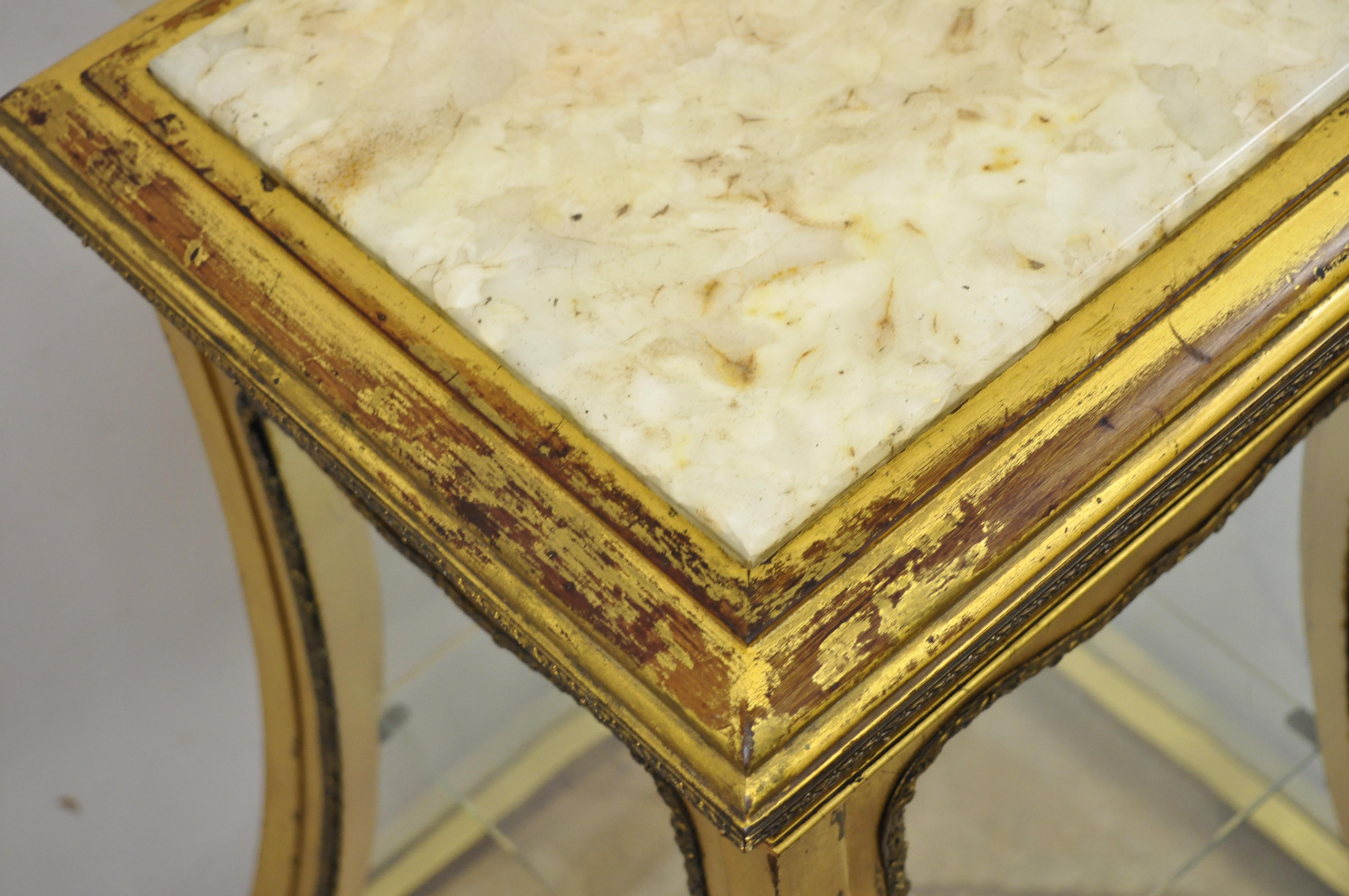 Französische Empire Flügel Cherub Gold vergoldete Vitrine Curio Display Schrank Onyx Sockel im Angebot 2