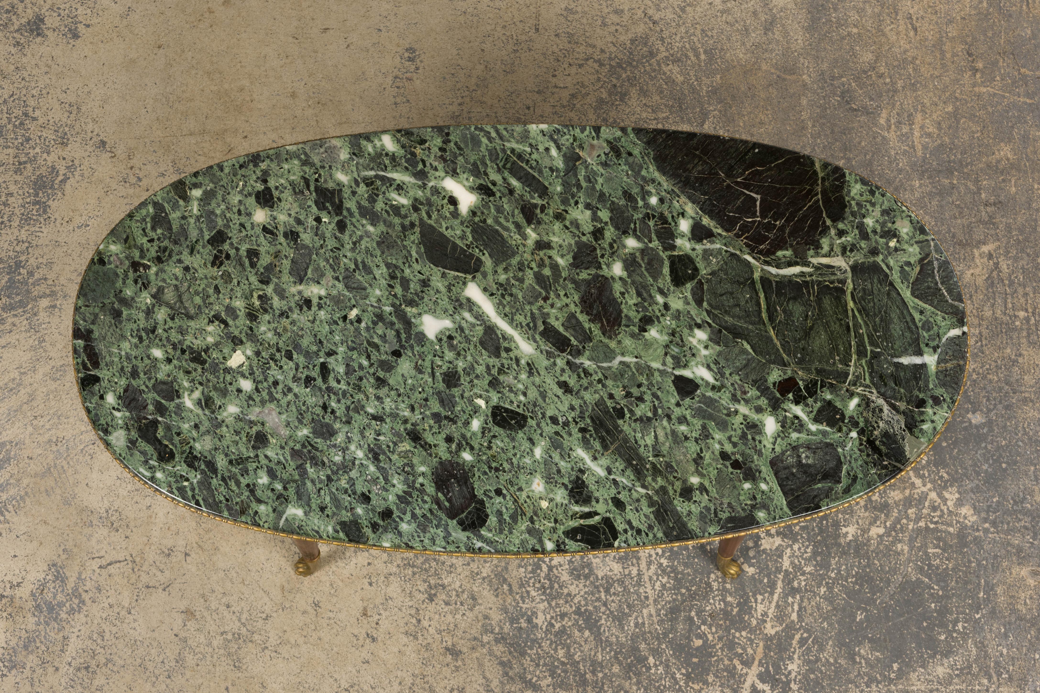 Français Table basse en marbre vert de style Greene & Greene en vente