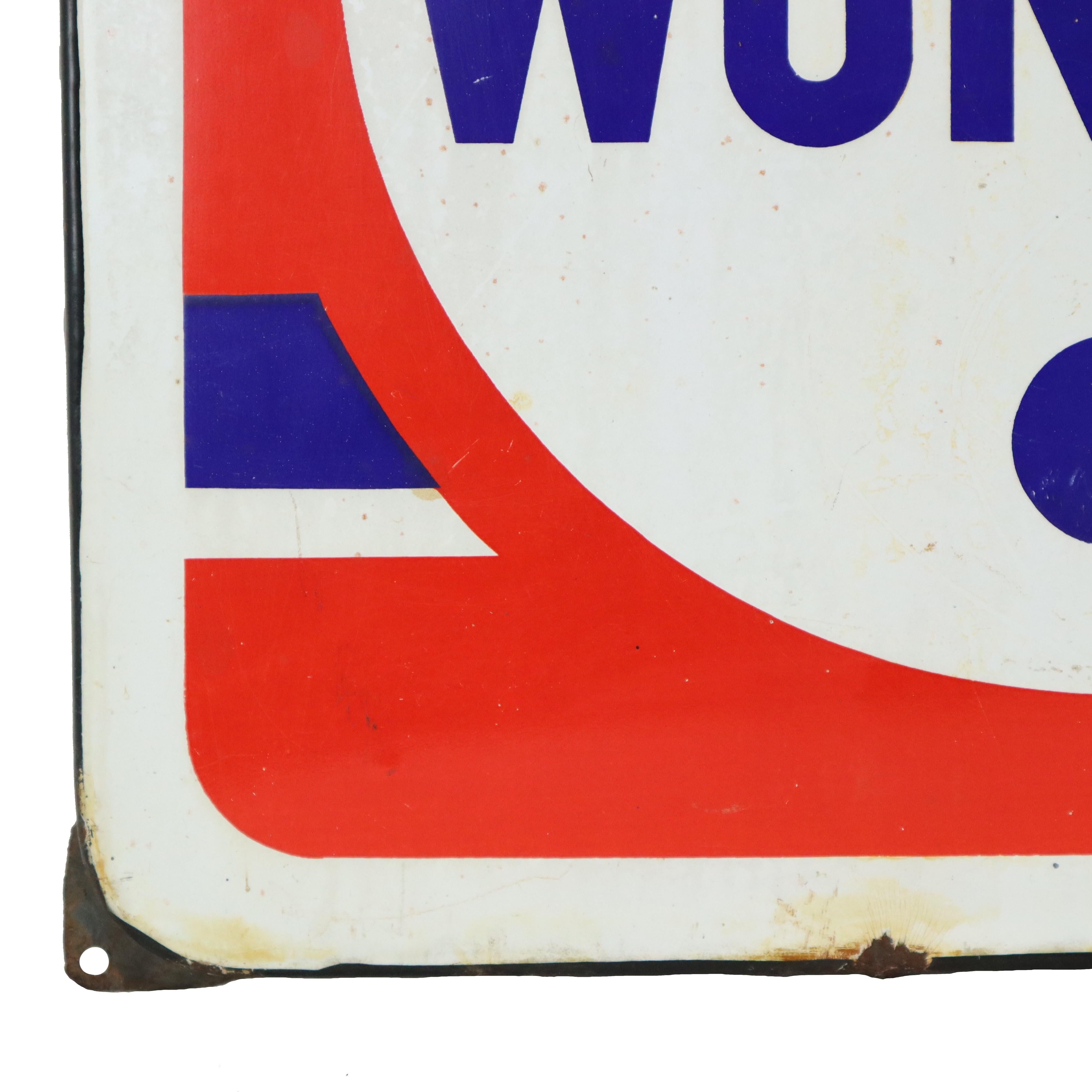 Cartel publicitario esmaltado francés Pile Wonder 50s Mancave 43x43cm en venta 1
