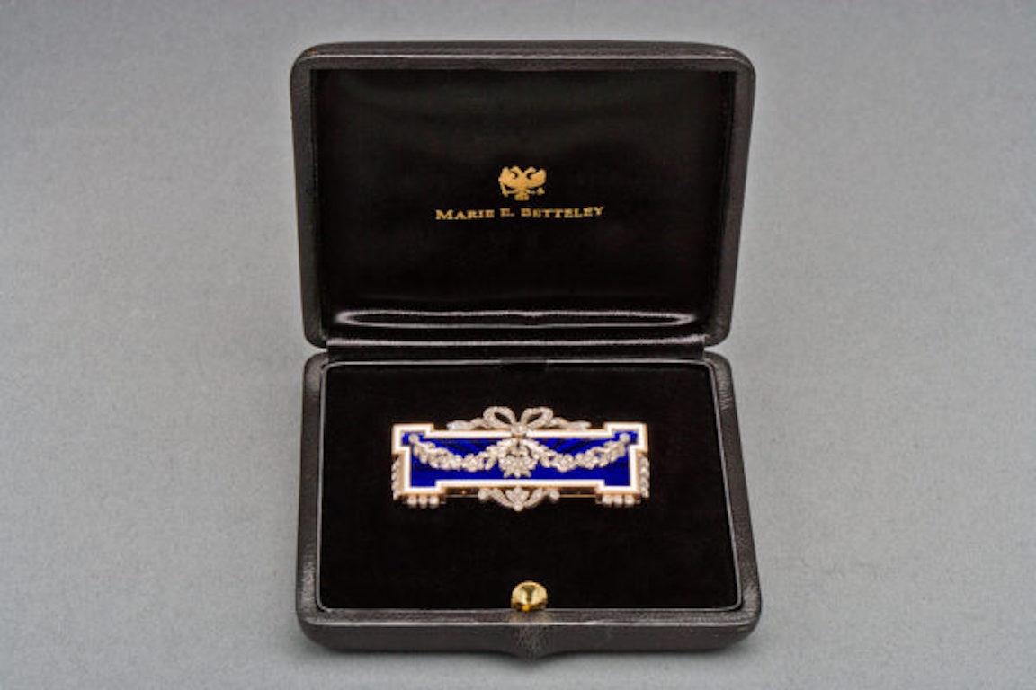 Neoclassical French Enamel Diamond 18k Gold Brooch, Paris, circa 1905 For Sale