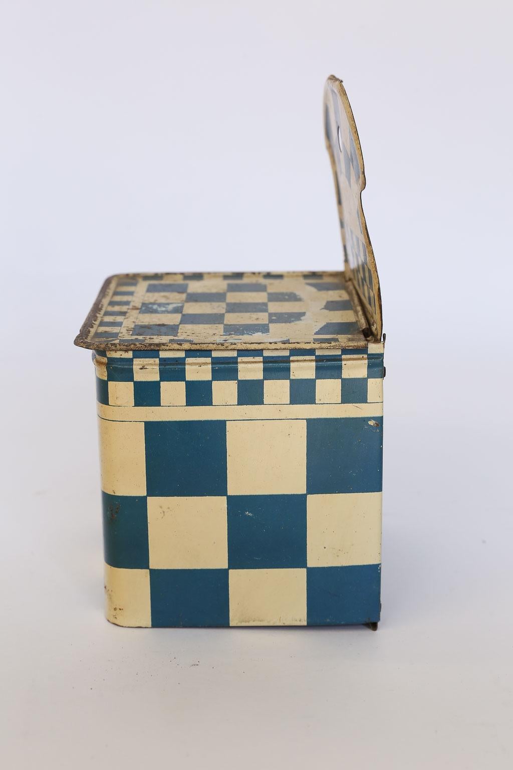 French Enamel Salt Cellar In Good Condition In Houston, TX