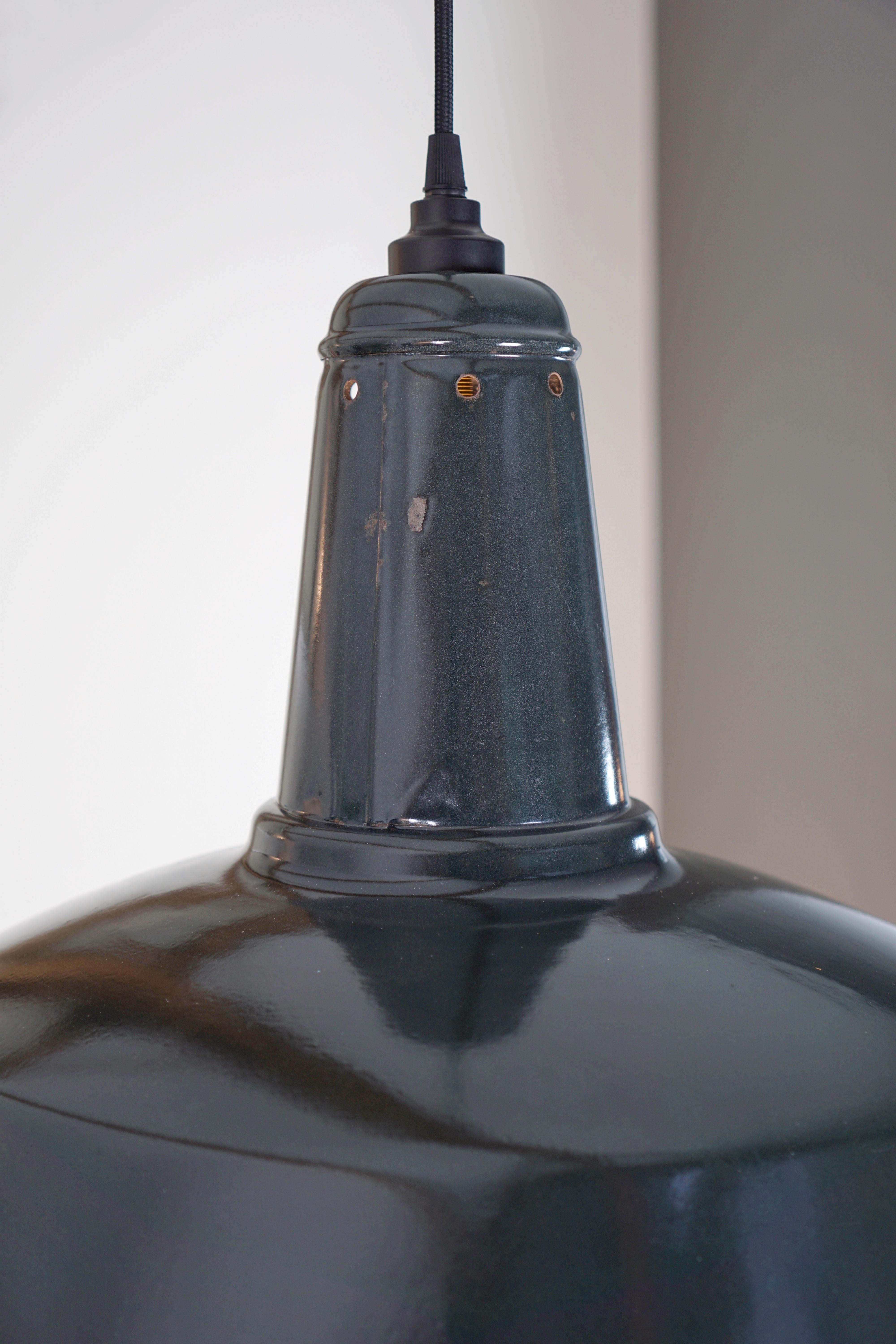 French Enamel Vintage Industrial Pendant Light Black / Anthracite For Sale 8