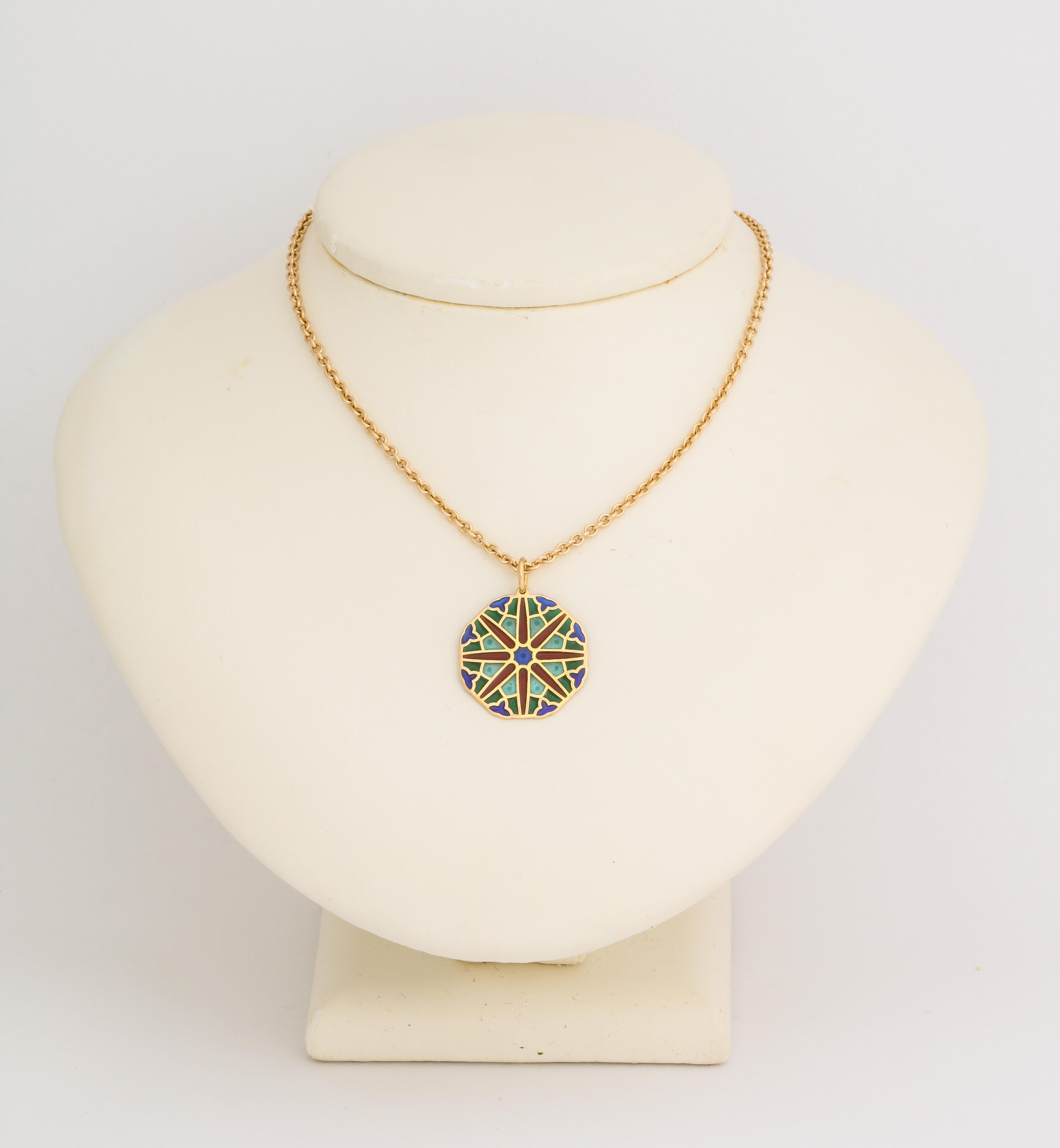 French Plique-a-jour Enameled 18k Gold Pendant, Paris In New Condition In St. Catharines, ON