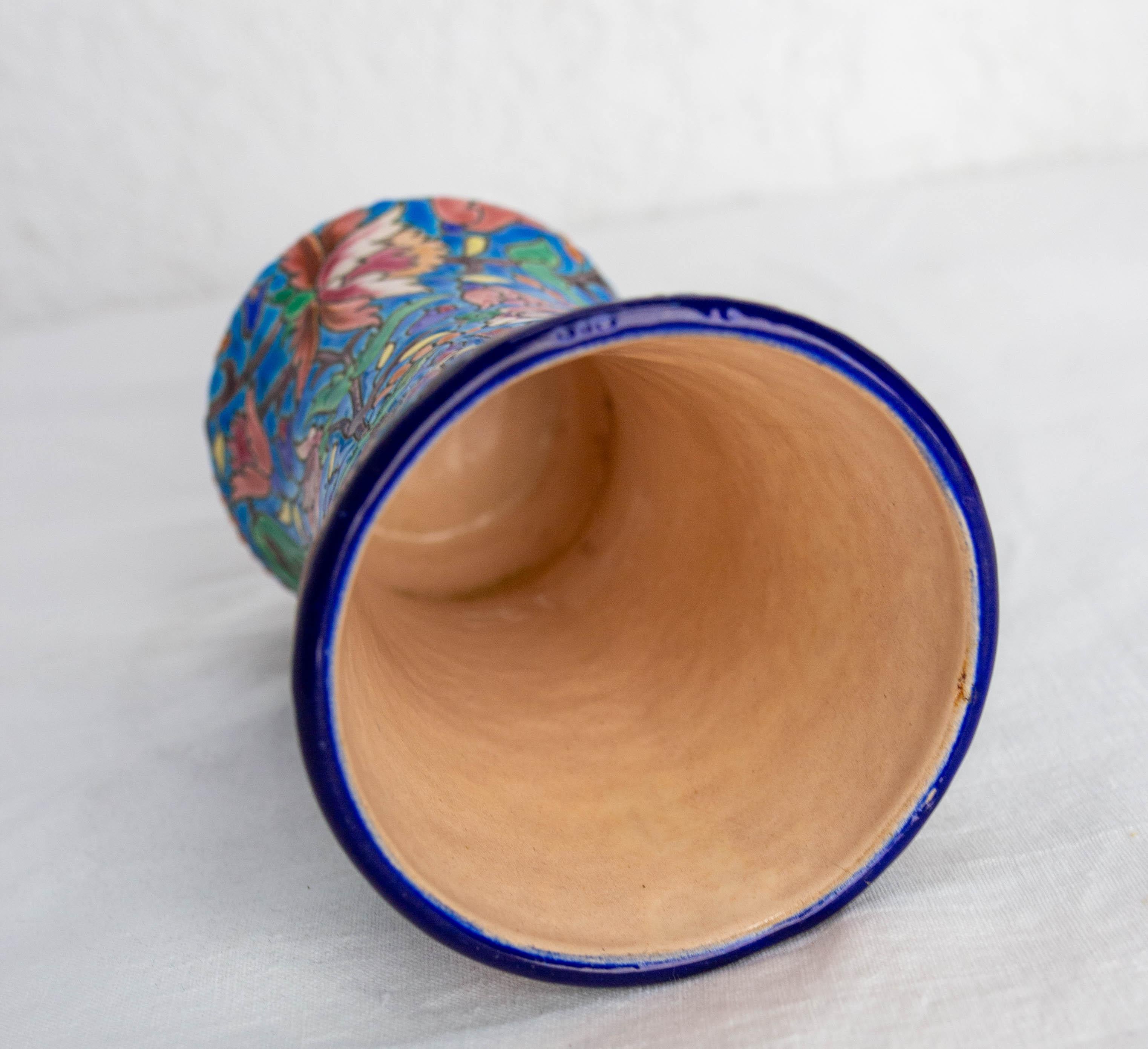 Französische emaillierte Vase Longwy Manufaktur Blau mit pflanzlichen Motiven um 1960 (20. Jahrhundert) im Angebot