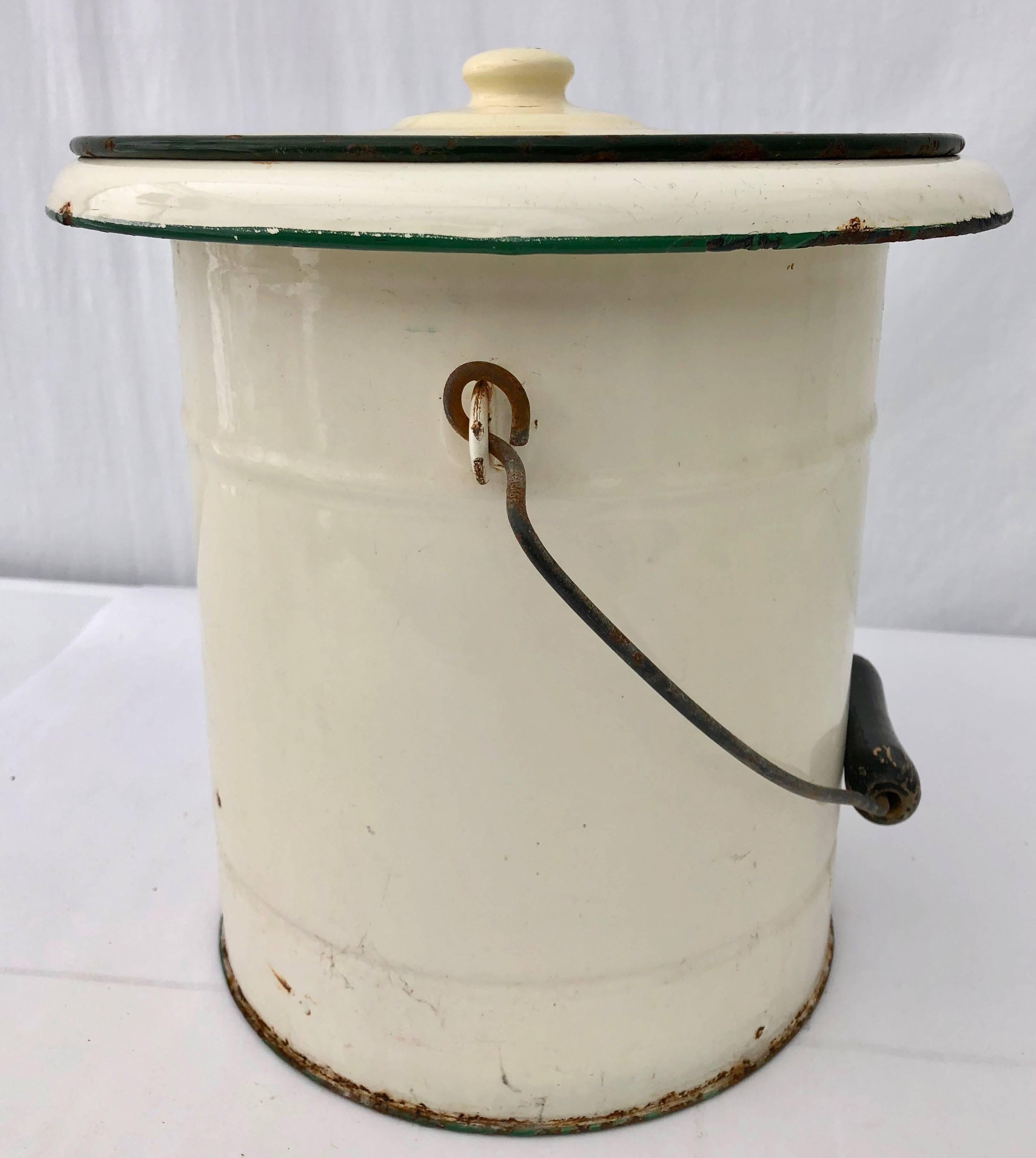 French Enamelware Large Pot and Lid, Cream with Knob Lid and Wood Handle  For Sale 3