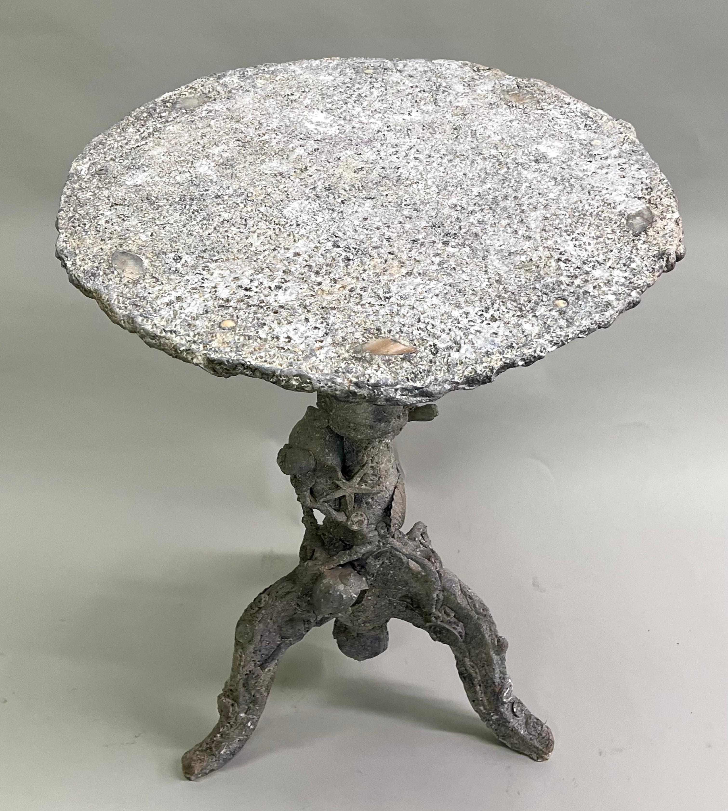 French Encrusted Shell Grotto Side Table by Serge Roche for Maison Jansen, 1940 In Good Condition For Sale In New York, NY
