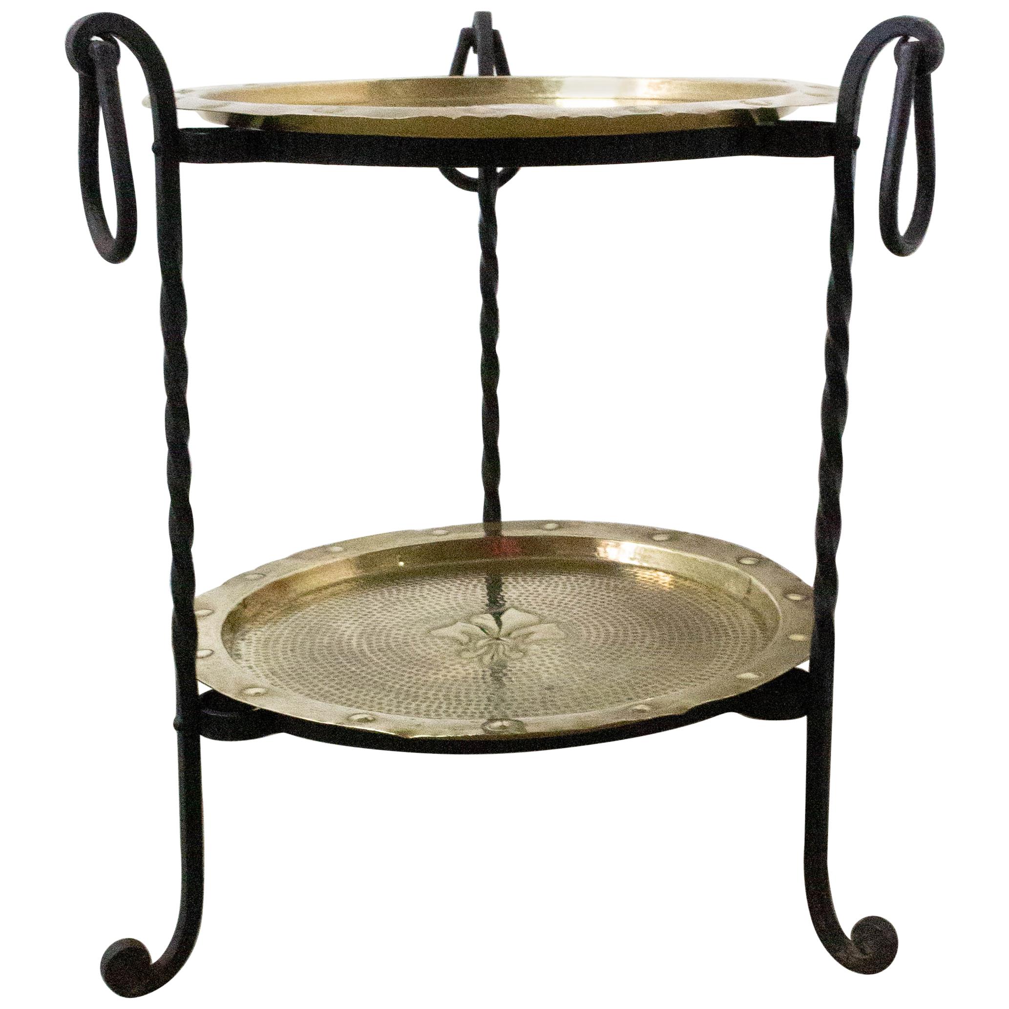 Table d'extrémité, table basse ou table d'appoint française avec deux plateaux en cuivre amovibles en fer forgé, vers 1960