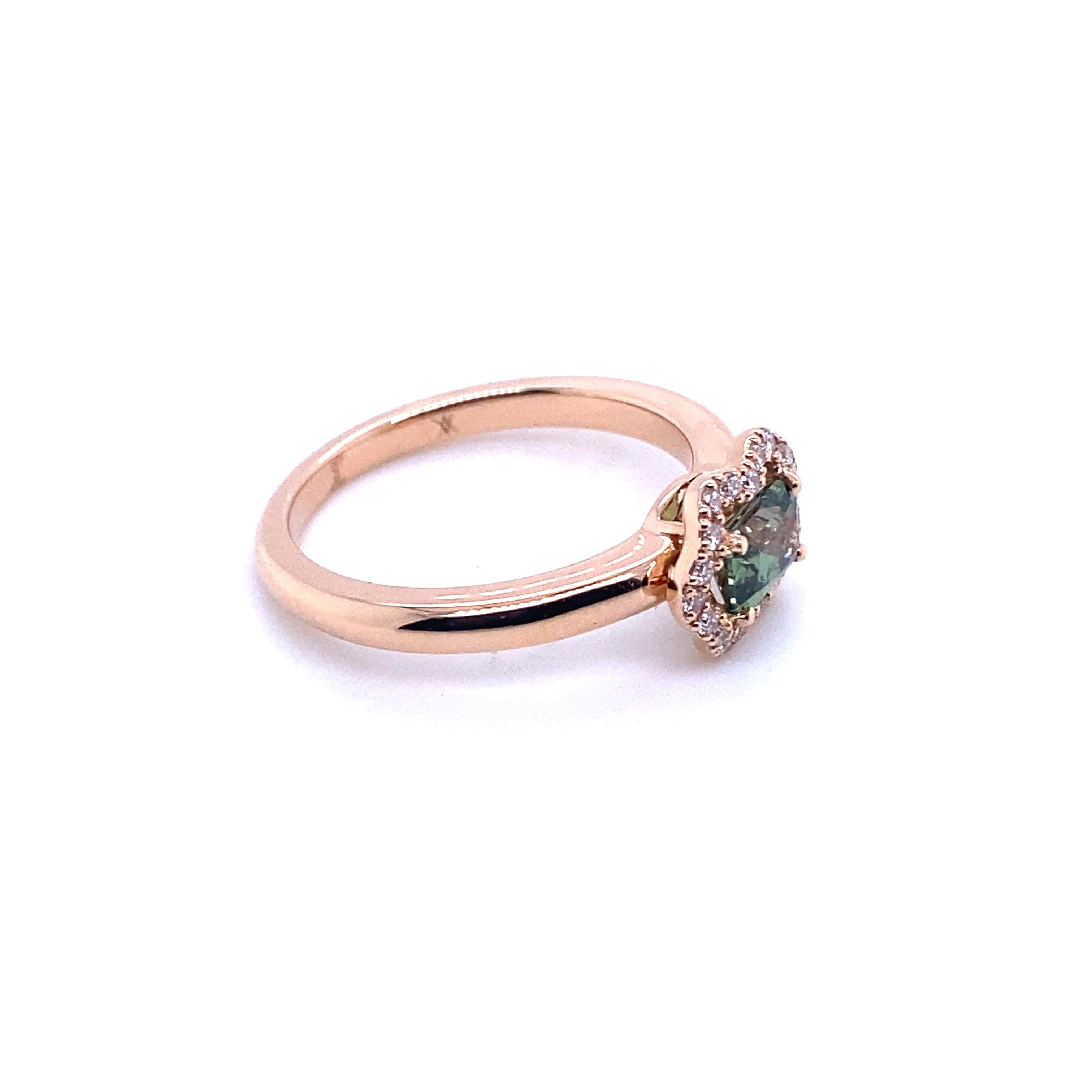 Taille coussin Bague de fiançailles française en or rose avec saphir vert et diamants en vente