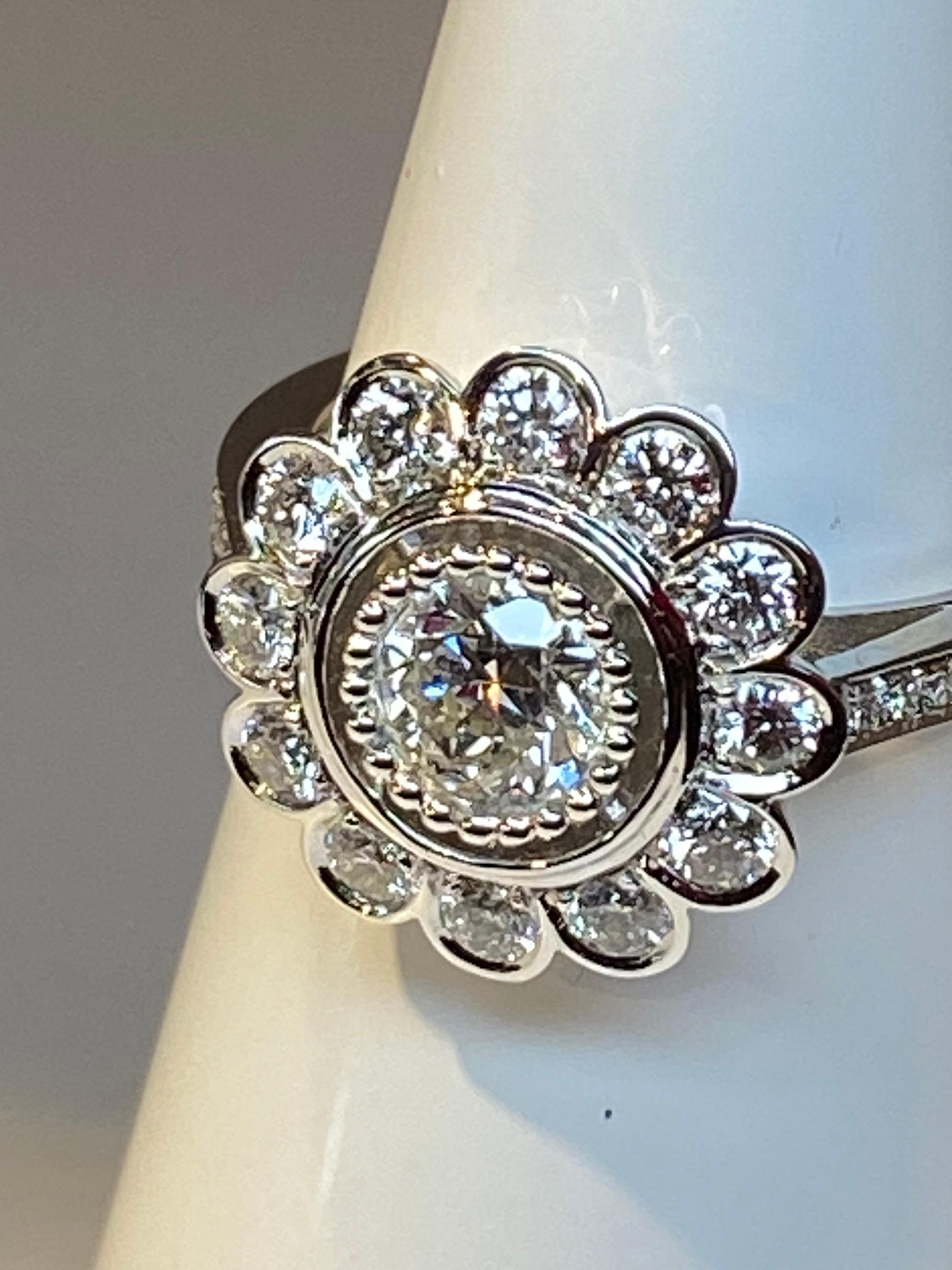 French Engagement Ring in 18 Carat Gold, Flower Model Set with Diamonds For Sale 5