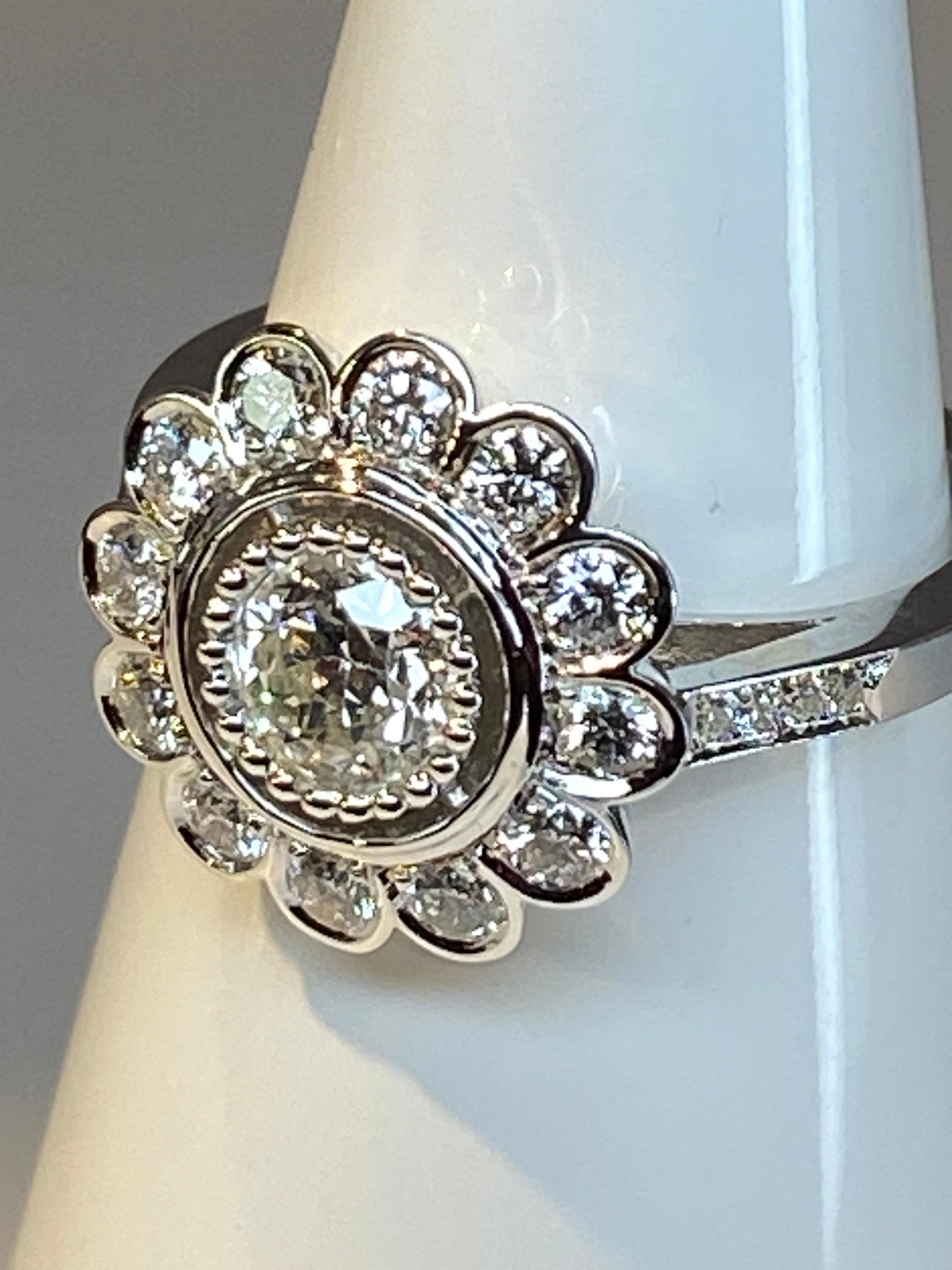 French Engagement Ring in 18 Carat Gold, Flower Model Set with Diamonds For Sale 1