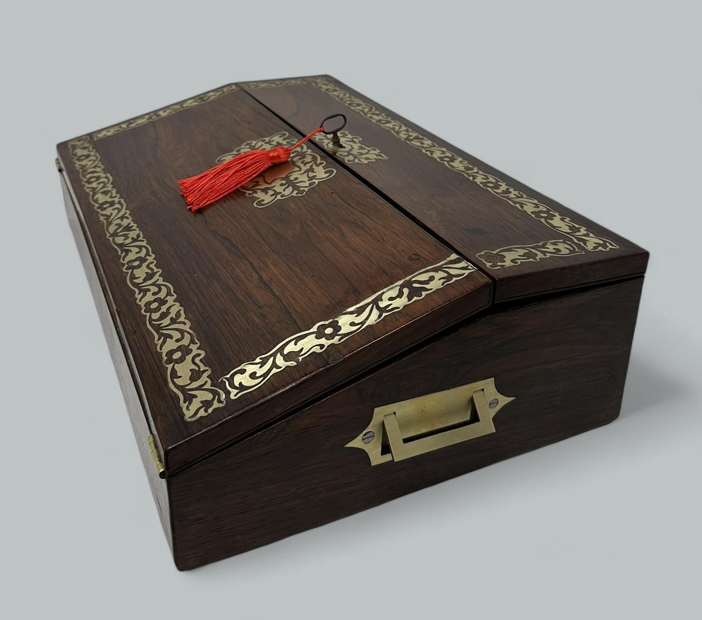 Antique French English Rosewood Brass Inlaid Boulle Writing Slope Box Desk 19thC Bon état - En vente à Dublin, Ireland