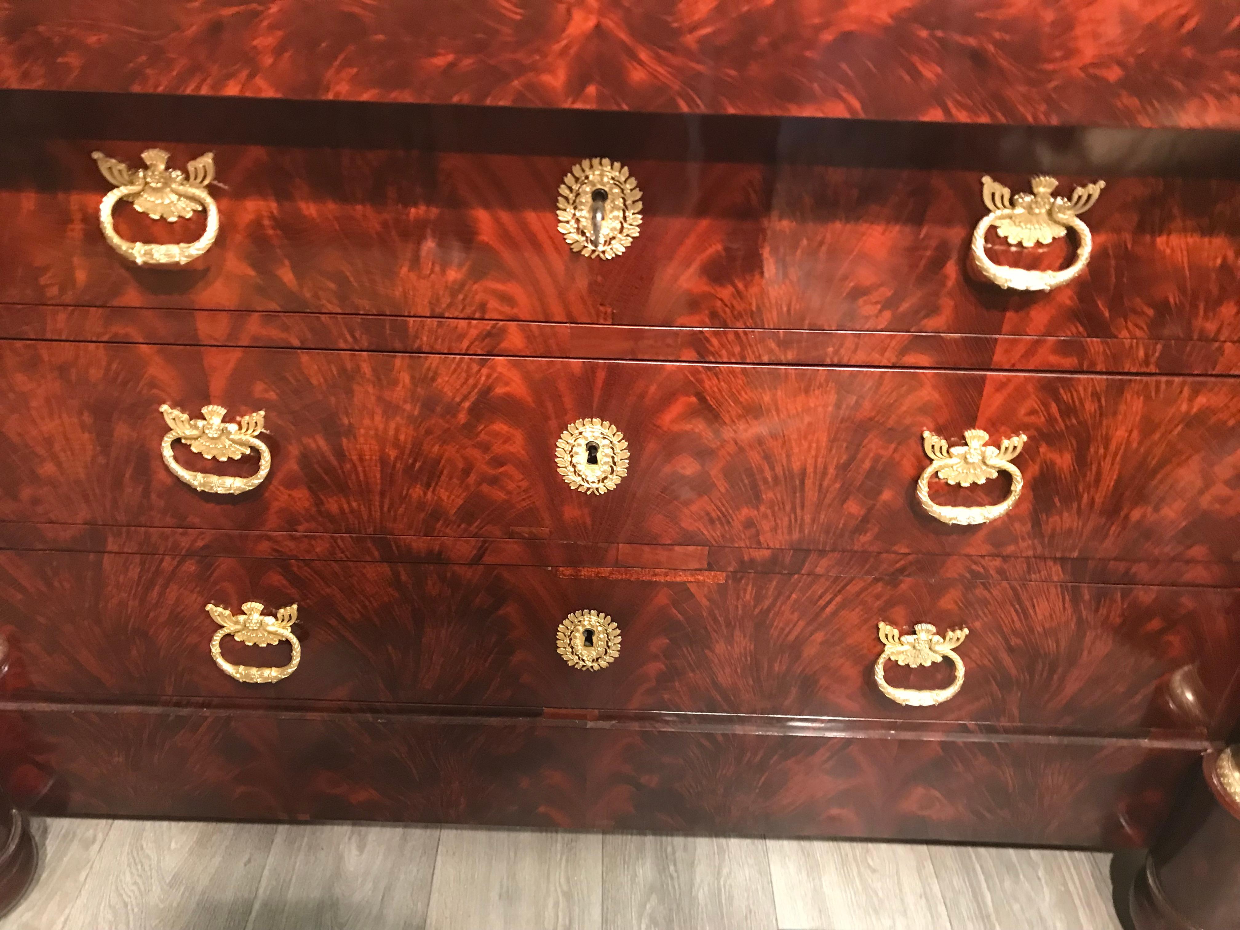 French Empire Chest of Drawers,  1810 in vendita 3