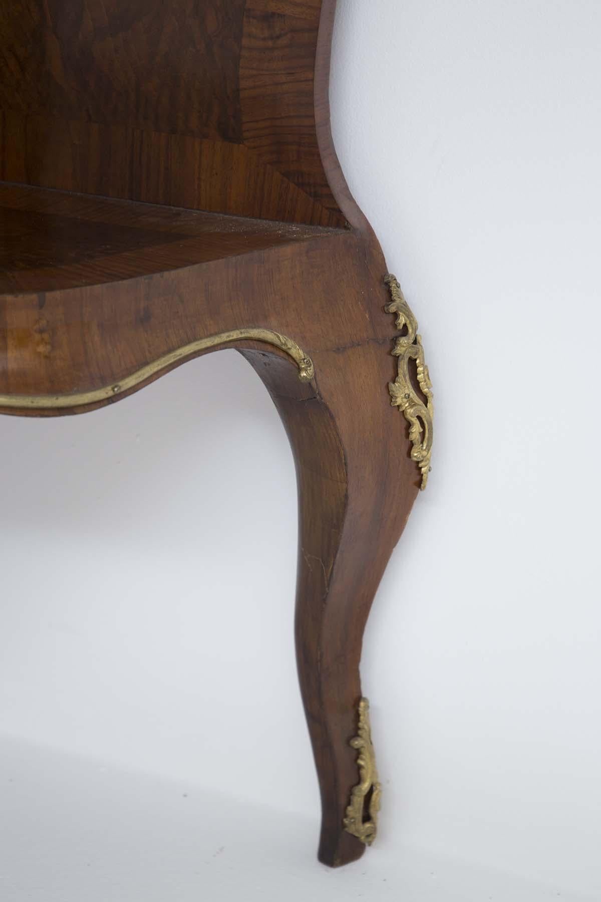 French Étagère in Walnut Wood of the Early 1900s in the Style of Louis XV In Good Condition For Sale In Milano, IT