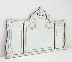Miroir horizontal gravé à la française avec bordures gravées de feuillages