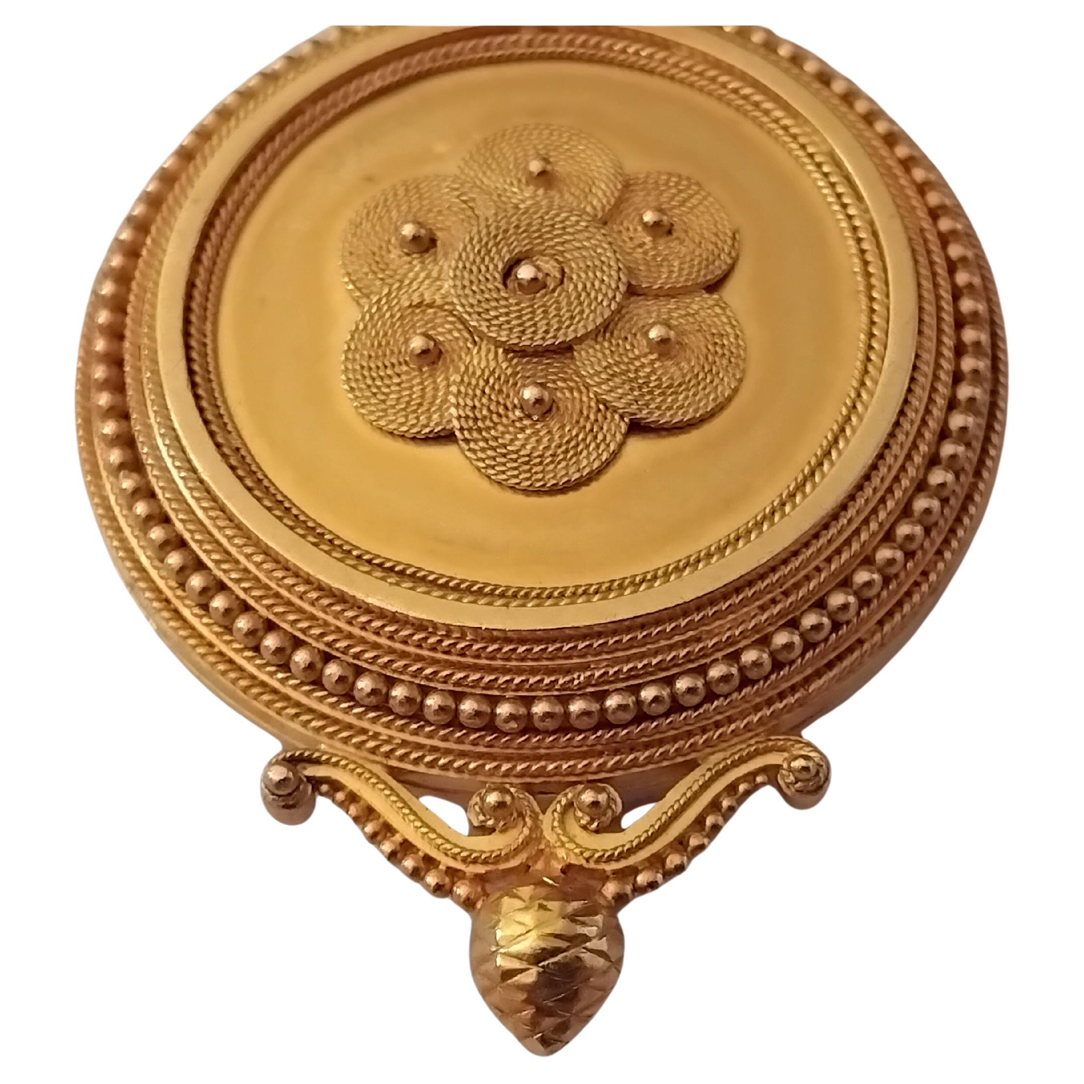Medaglione segreto etrusco francese in oro giallo Eugene Fontenay in vendita 2