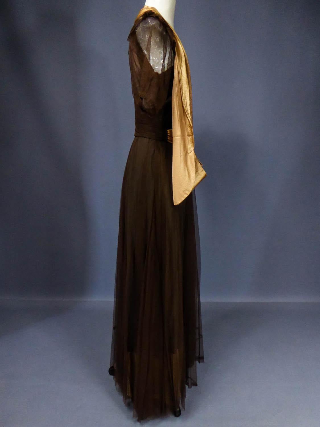 French Evening Dress in Tulle net and Goffered Satin Silk Circa 1930/1940 For Sale 5