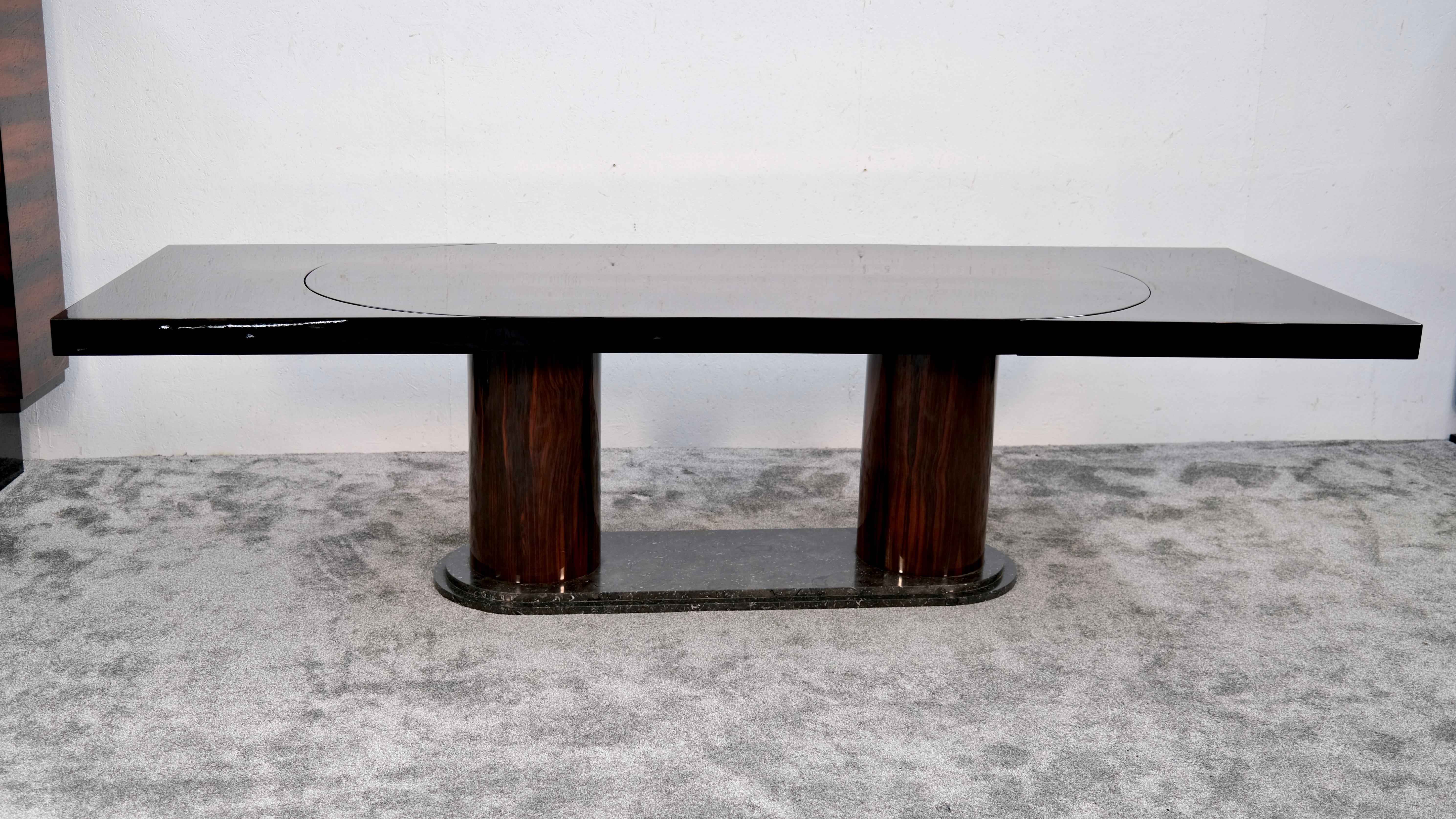 Mesa de comedor francesa Art Decó extensible en macasar y negro con mármol, años 30 Ennegrecido en venta