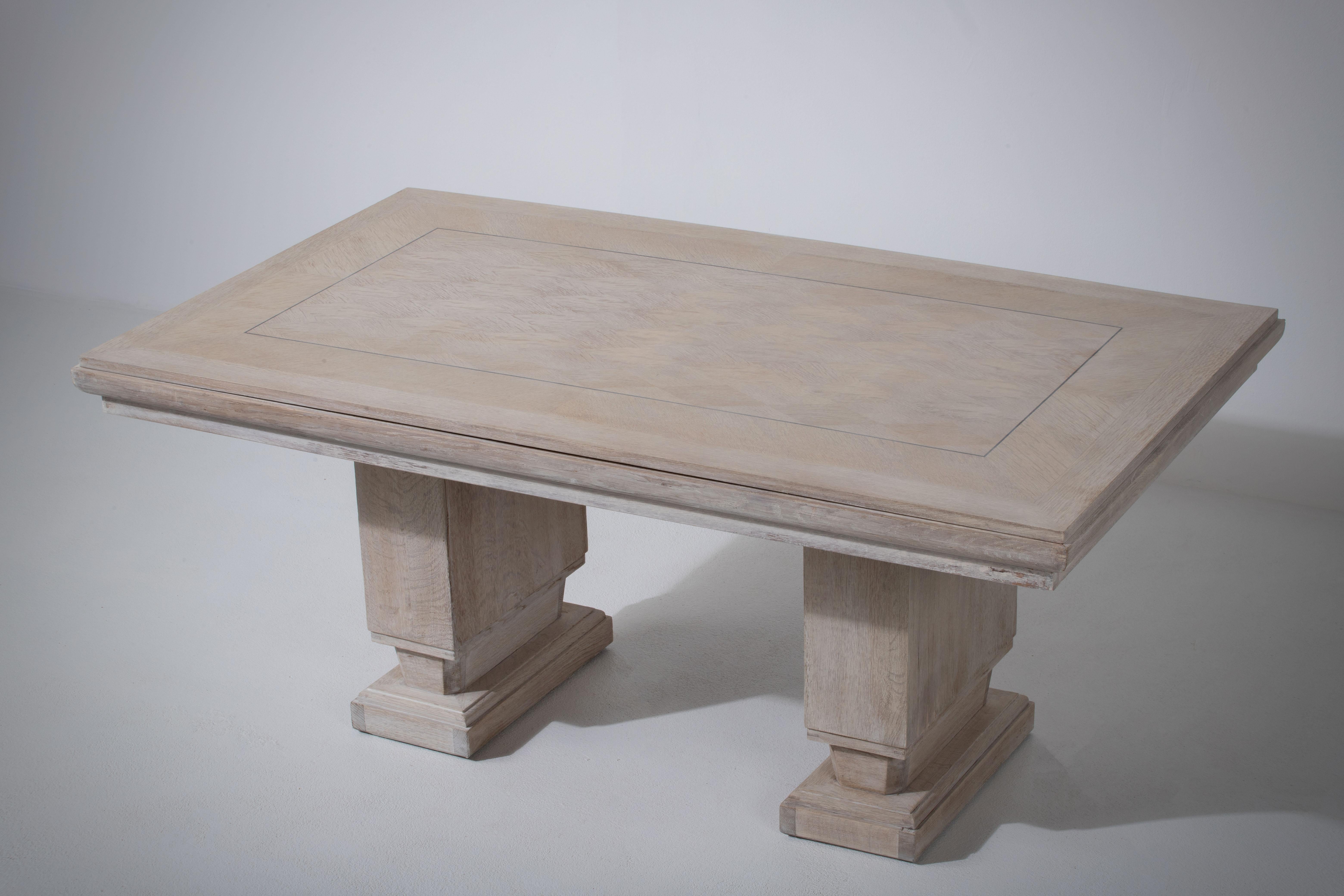 Ausziehbarer Art-déco-Tisch aus gekälktem Eichenholz, Dudouyt, 1940er Jahre im Angebot 4