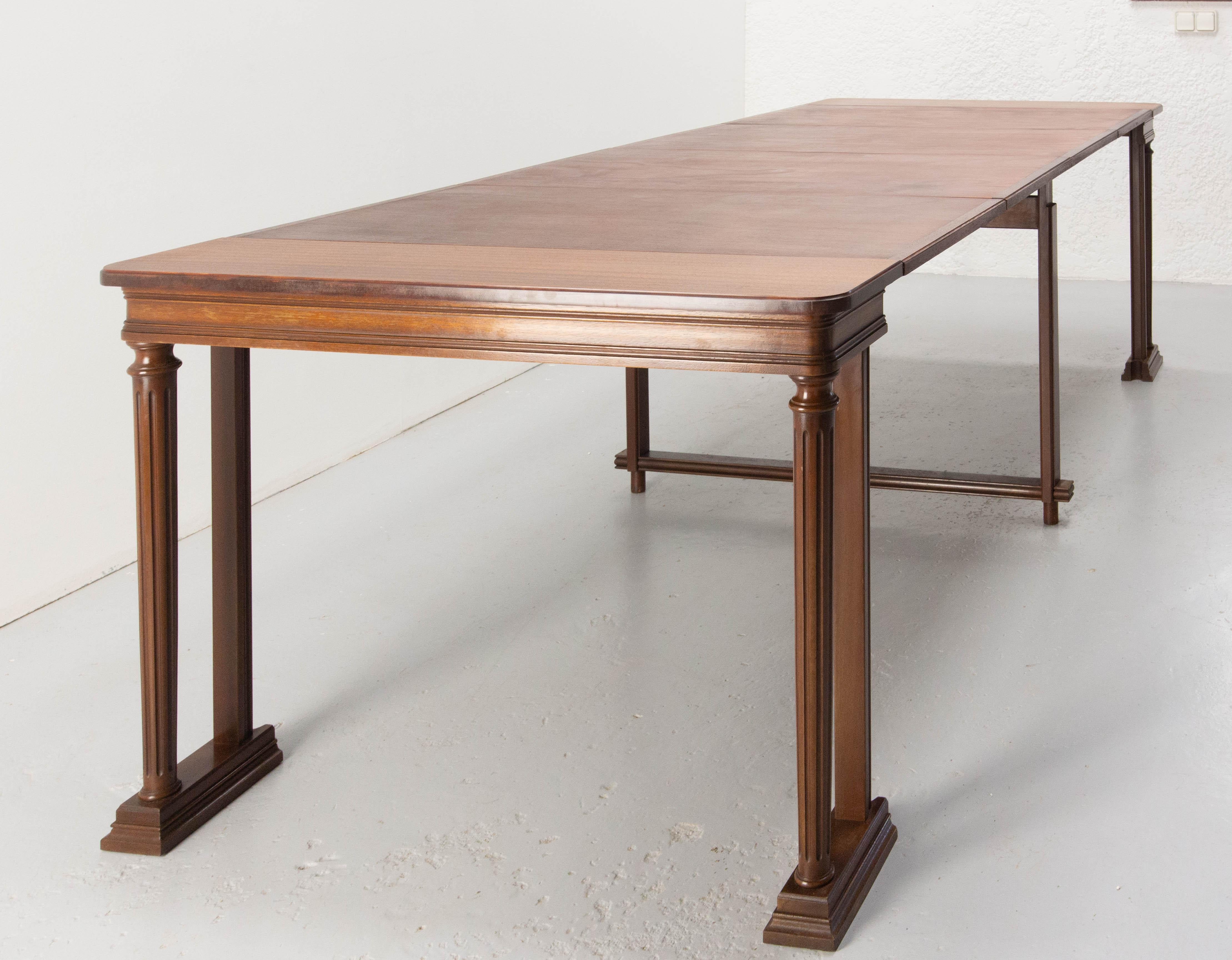 French Extendable Dining Table Table Louis 16, circa 1960 For Sale 6