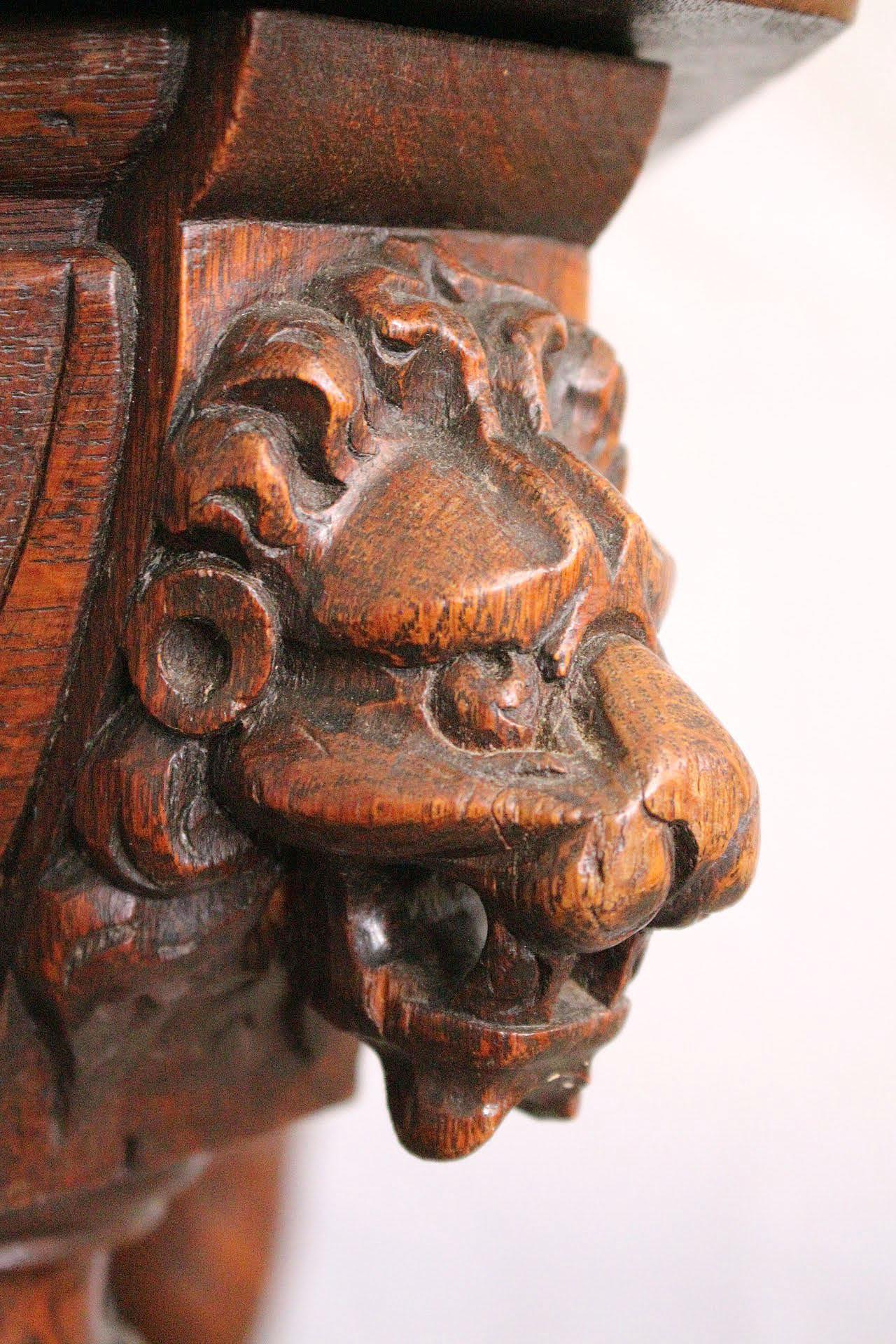 19th century Renaissance Revival carved solid oak dining table
Extendable
Lion Heads on each corner
French Henri II revival circa 1860
This table extends if required with traditional simple plain wood boards, alternatively if you would like