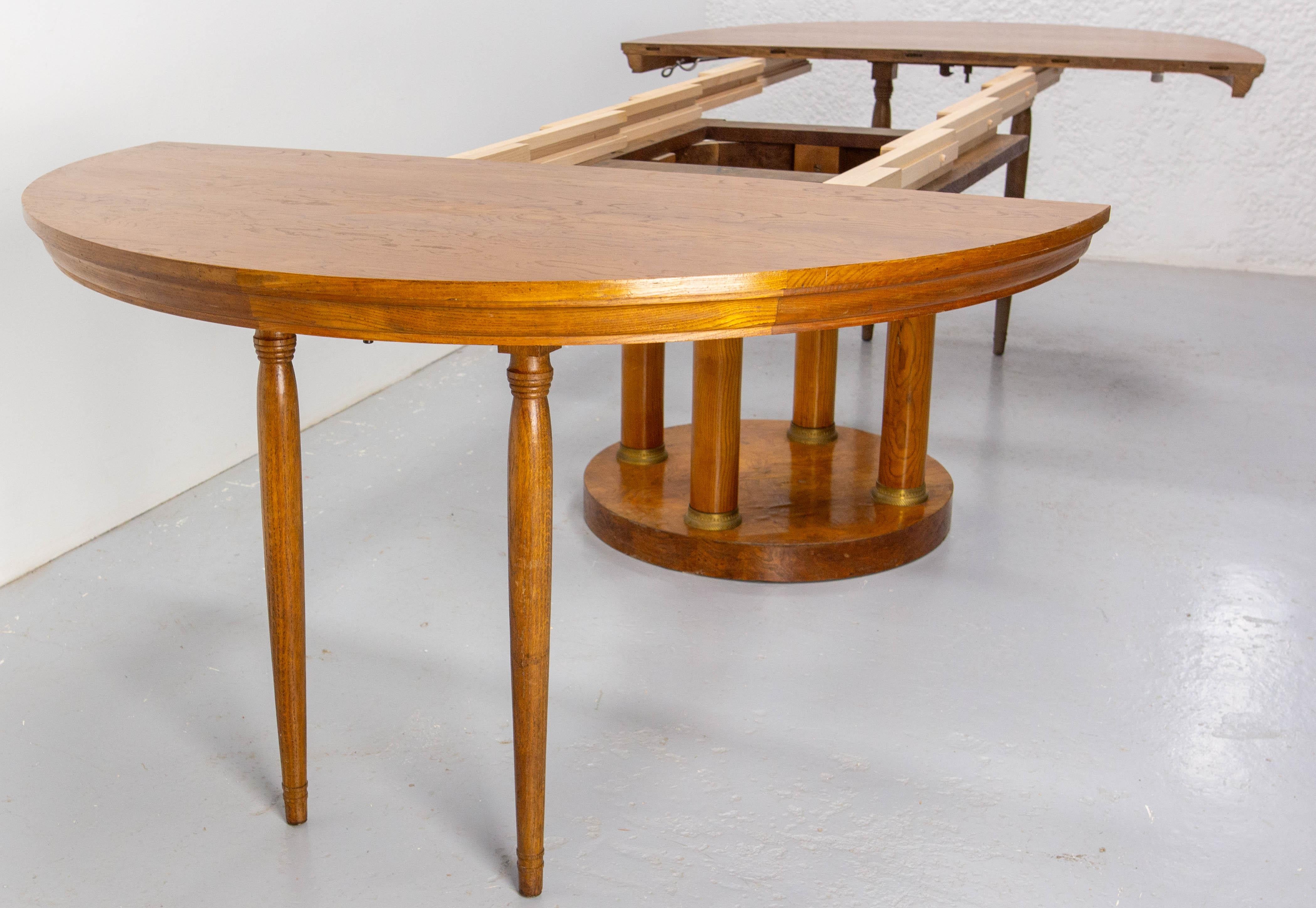 Table de salle à manger à rallonge, loupe d'orme et laiton, circa 1920 2