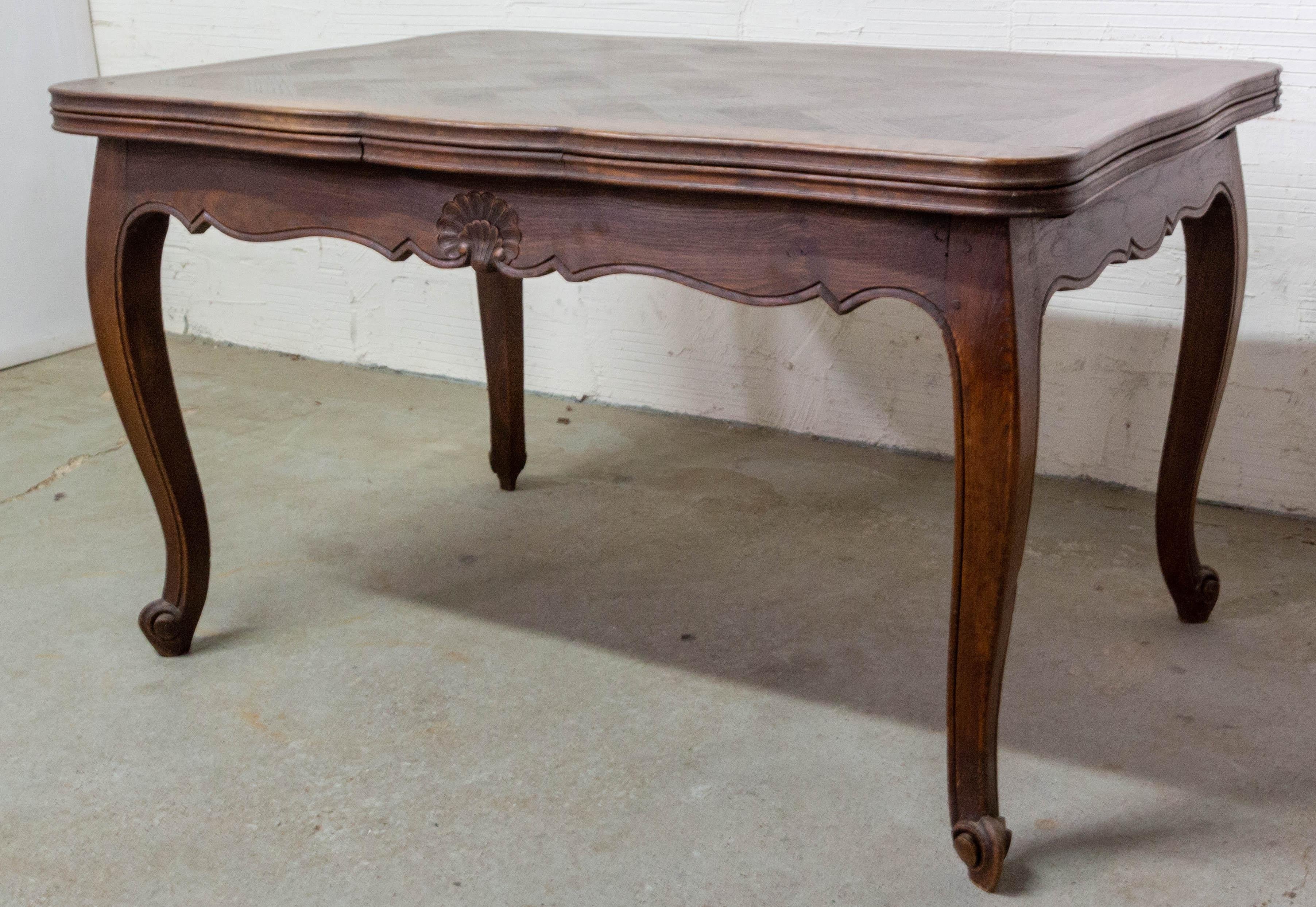 French Extending Dining Table Louis XV Style, circa 1960 In Good Condition In Labrit, Landes