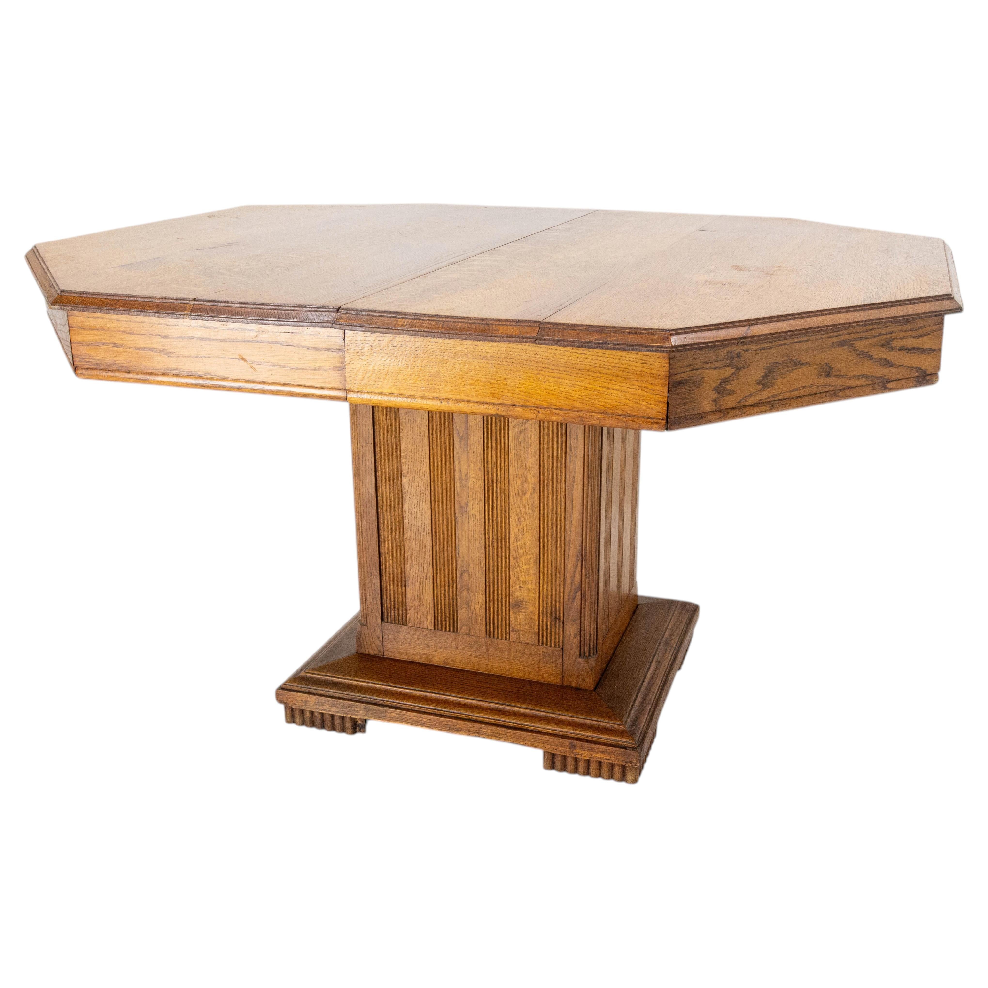 Table de salle à manger à rallonge en chêne à piédestal carré, circa 1940