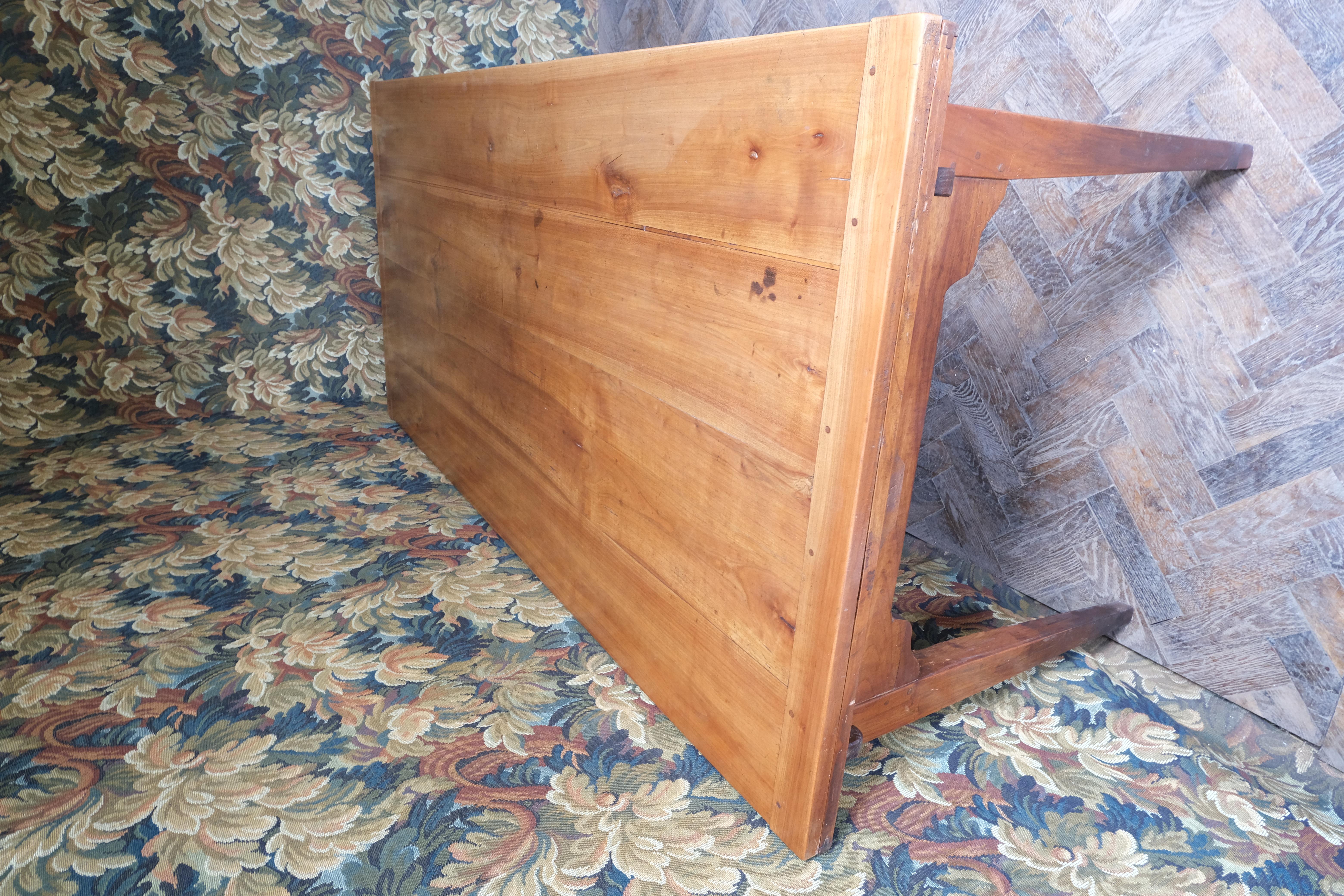 French Extending farmhouse table For Sale 3