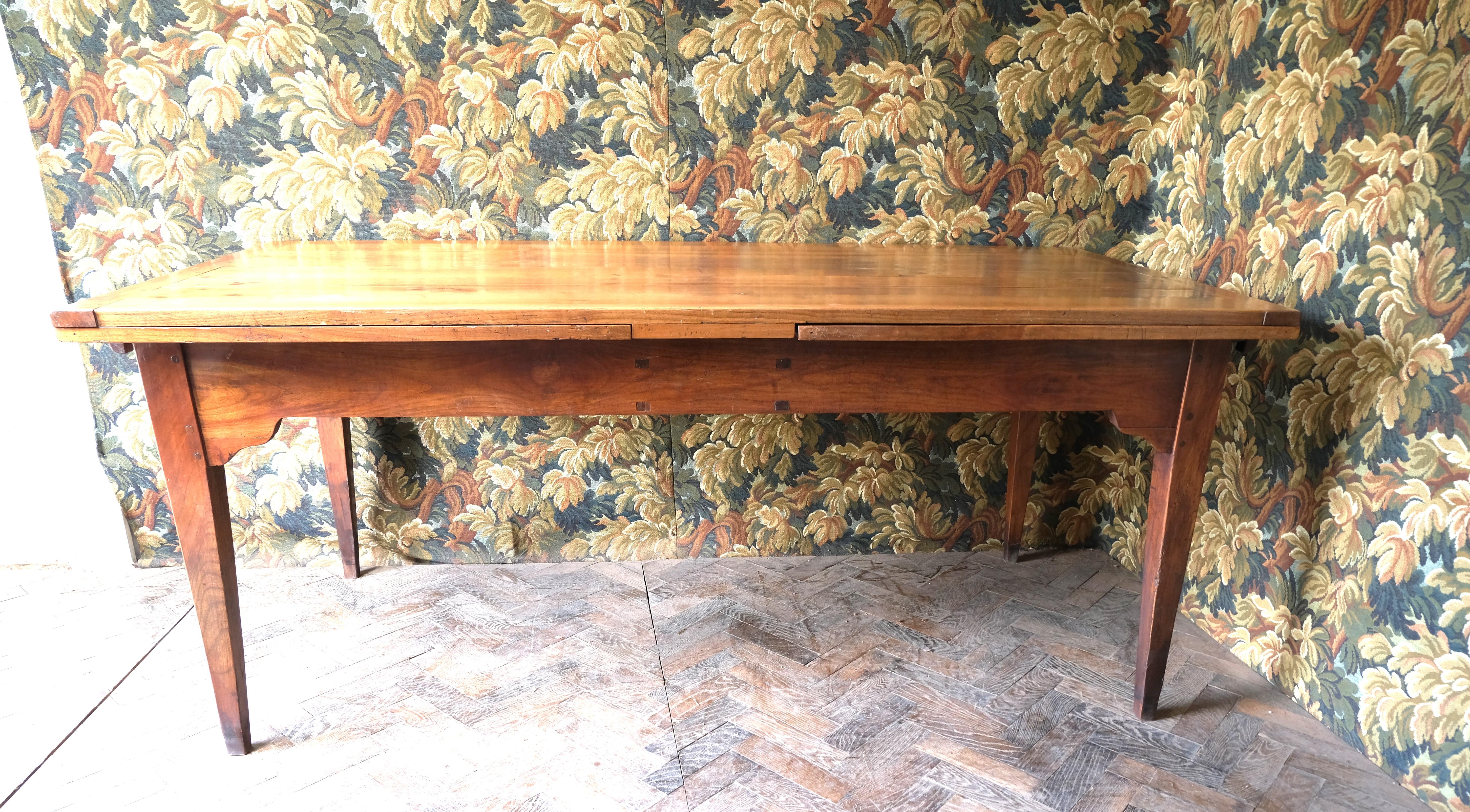 French Extending farmhouse table For Sale 5