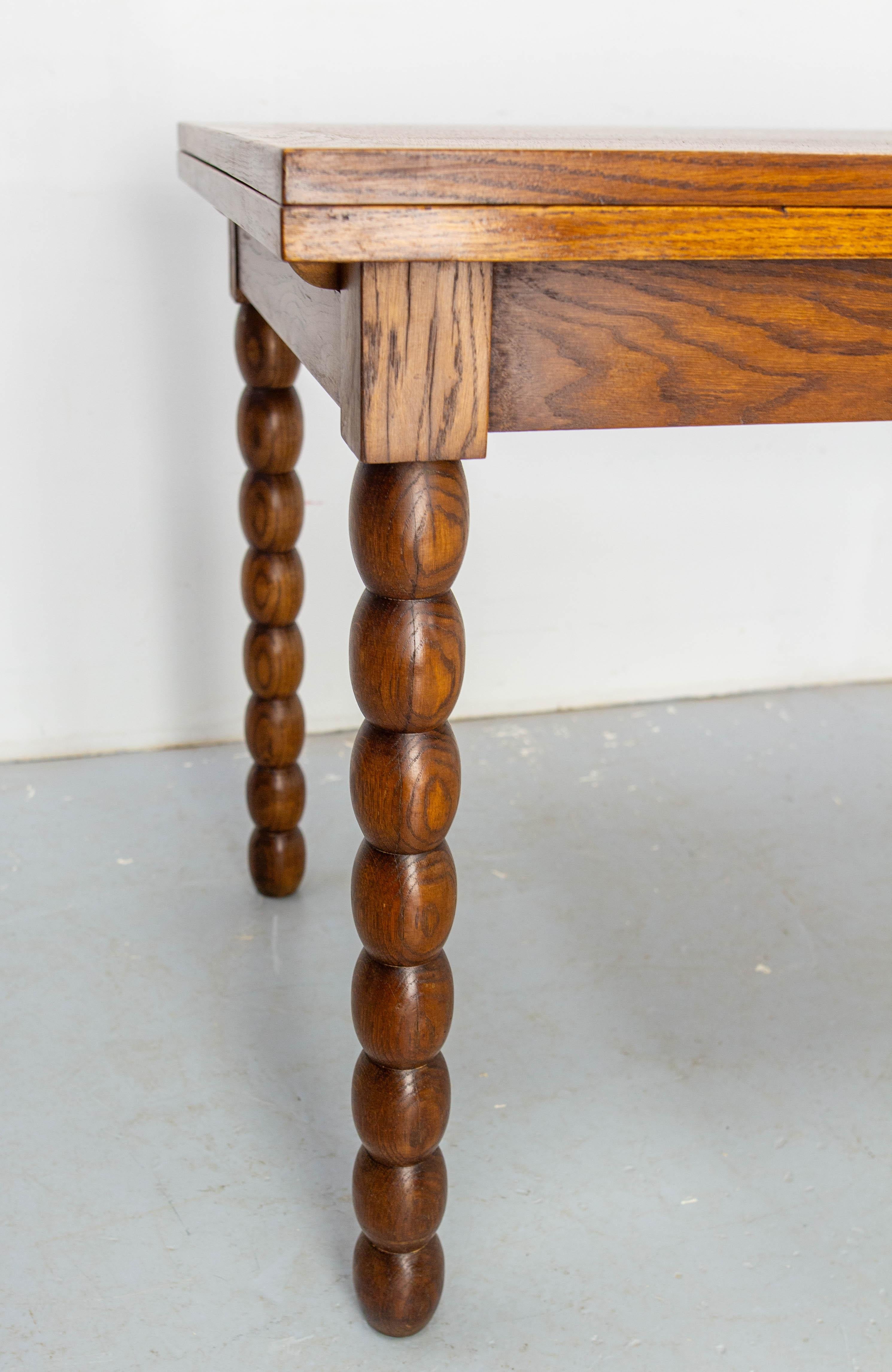 Table de salle à manger à rallonge en Oak Oak, pieds en chapelet, circa 1940 en vente 1