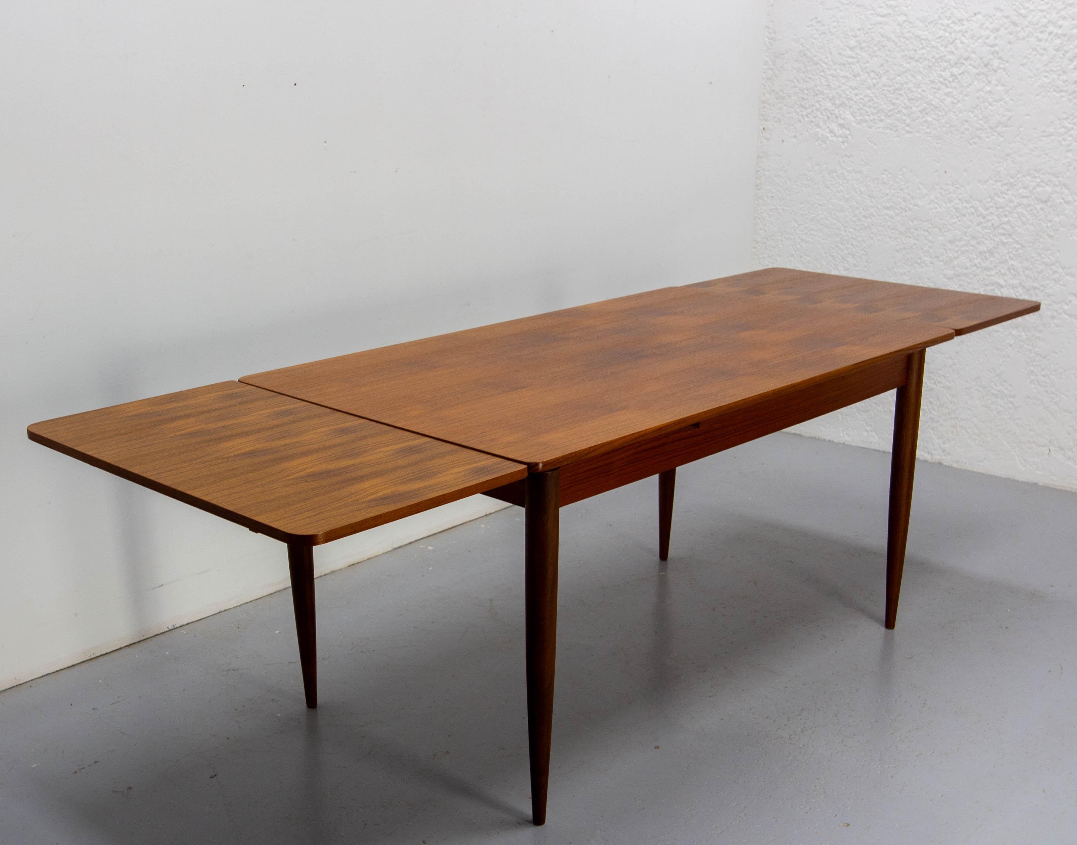 Table de salle à manger française à rallonge CIRCA Milieu du siècle, circa 1960 en vente 5