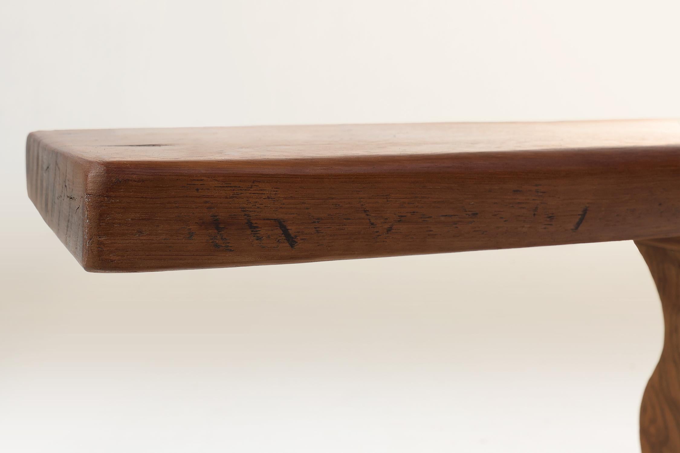 Banc de monastère français extra long en bois d'orme massif, vers 1850 en vente 3
