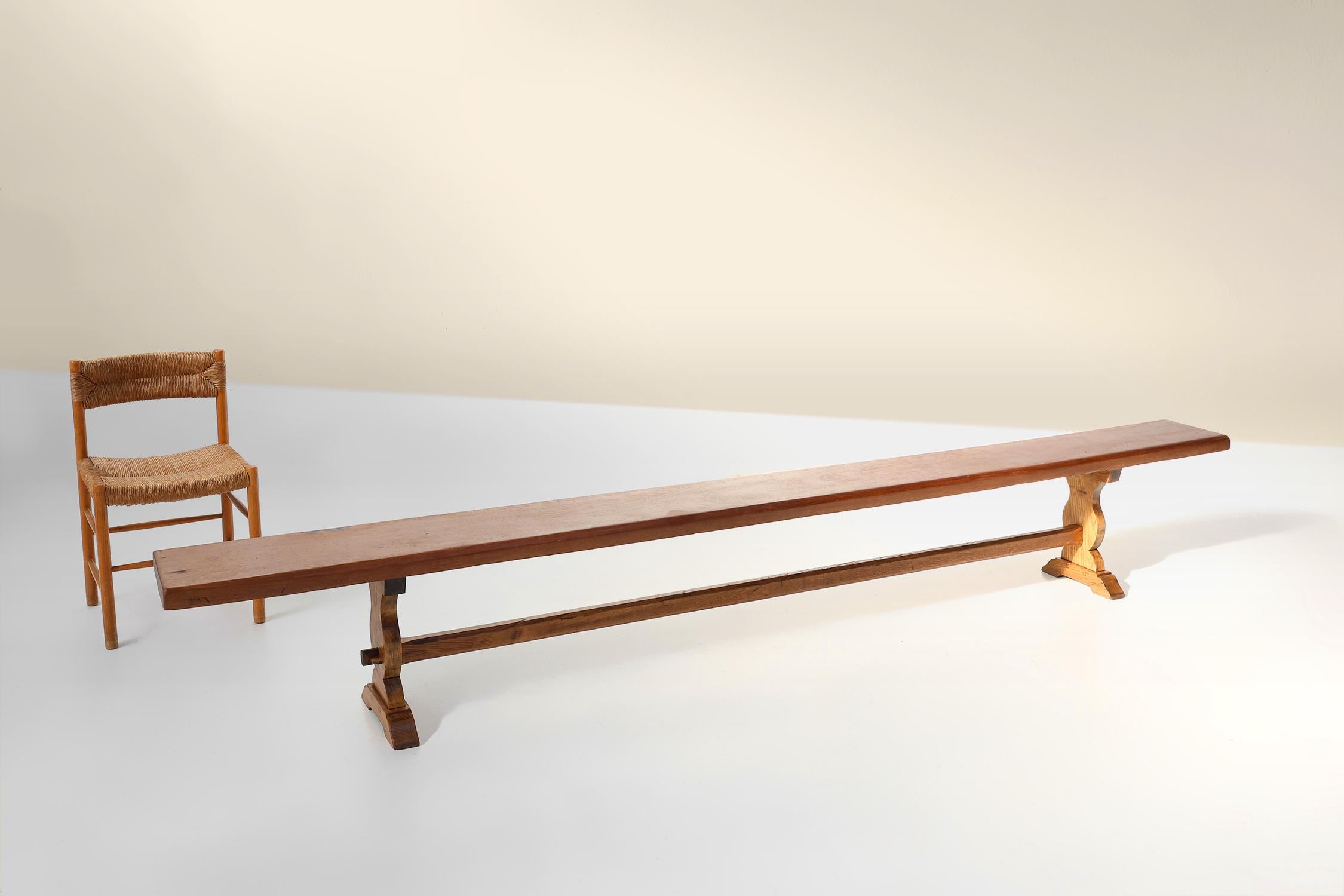 Banc de monastère français extra long en bois d'orme massif, vers 1850 en vente 6
