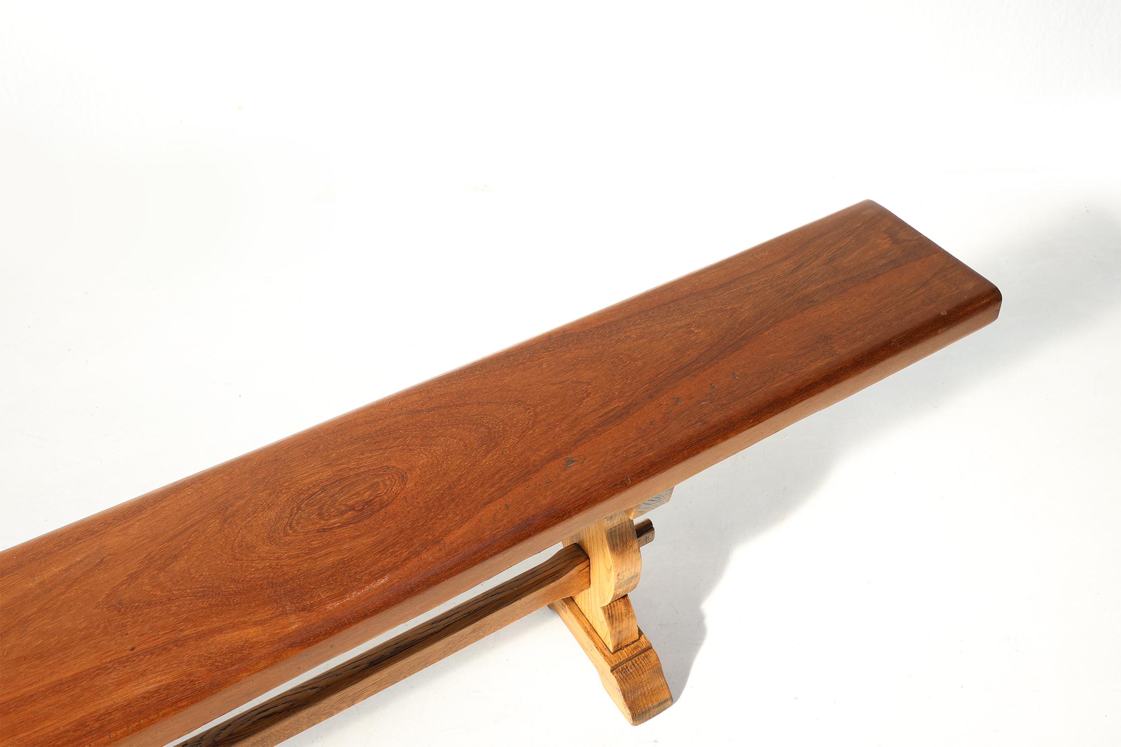 Rustique Banc de monastère français extra long en bois d'orme massif, vers 1850 en vente