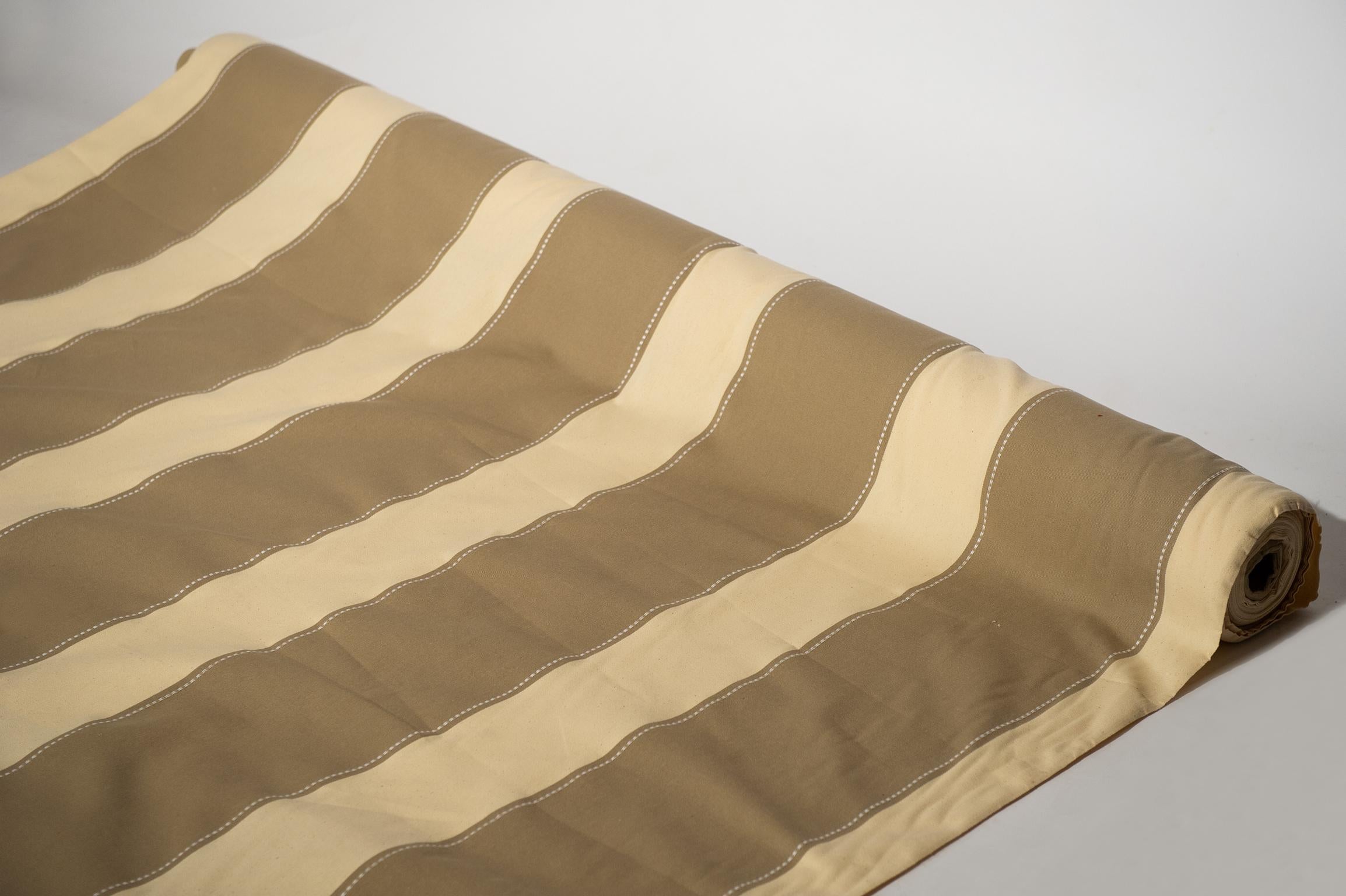 Fait à la machine Tissu en textile français pour la tapisserie ou le rideau en vente