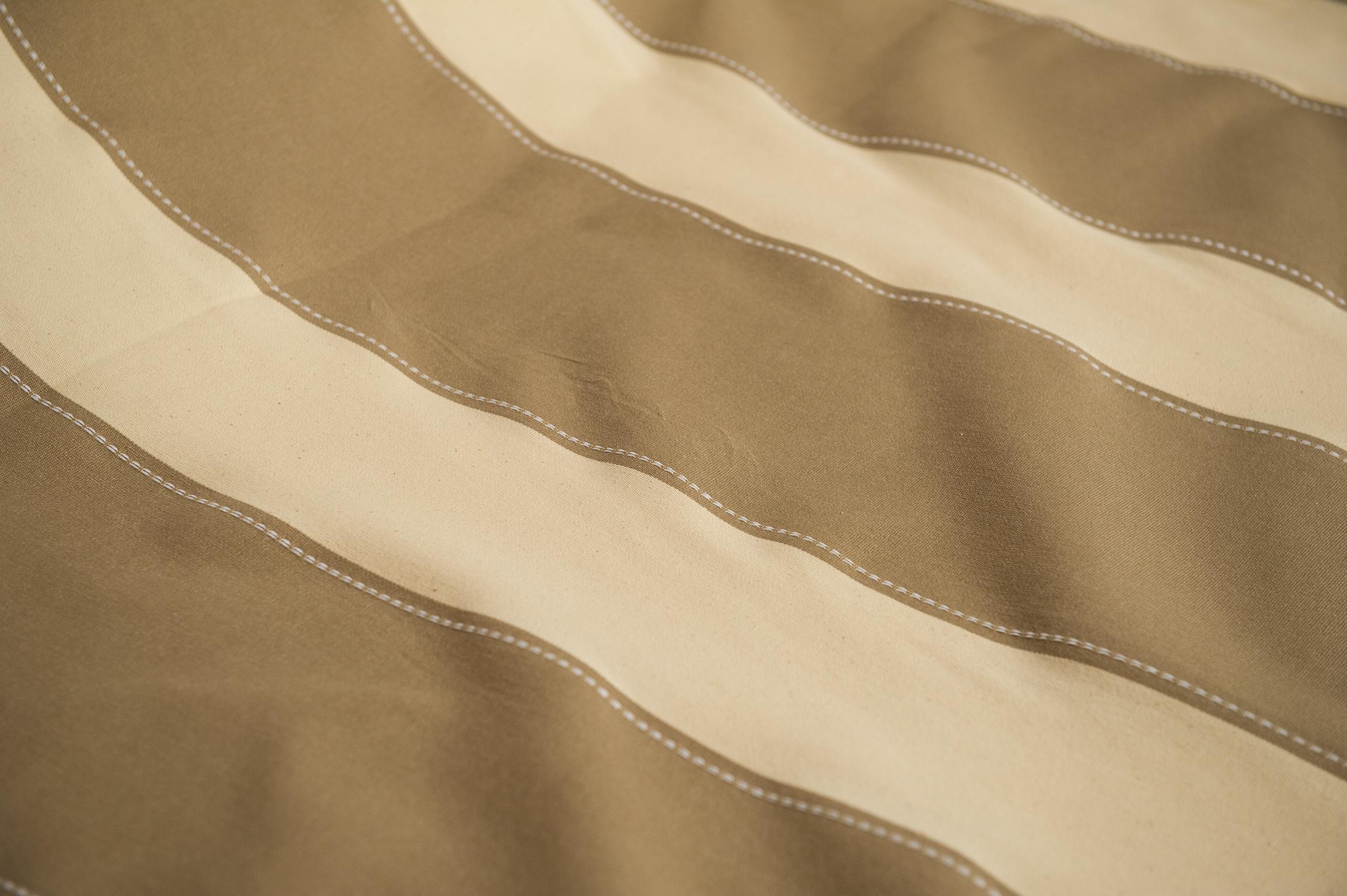 Tissu en textile français pour la tapisserie ou le rideau Excellent état - En vente à Alessandria, Piemonte