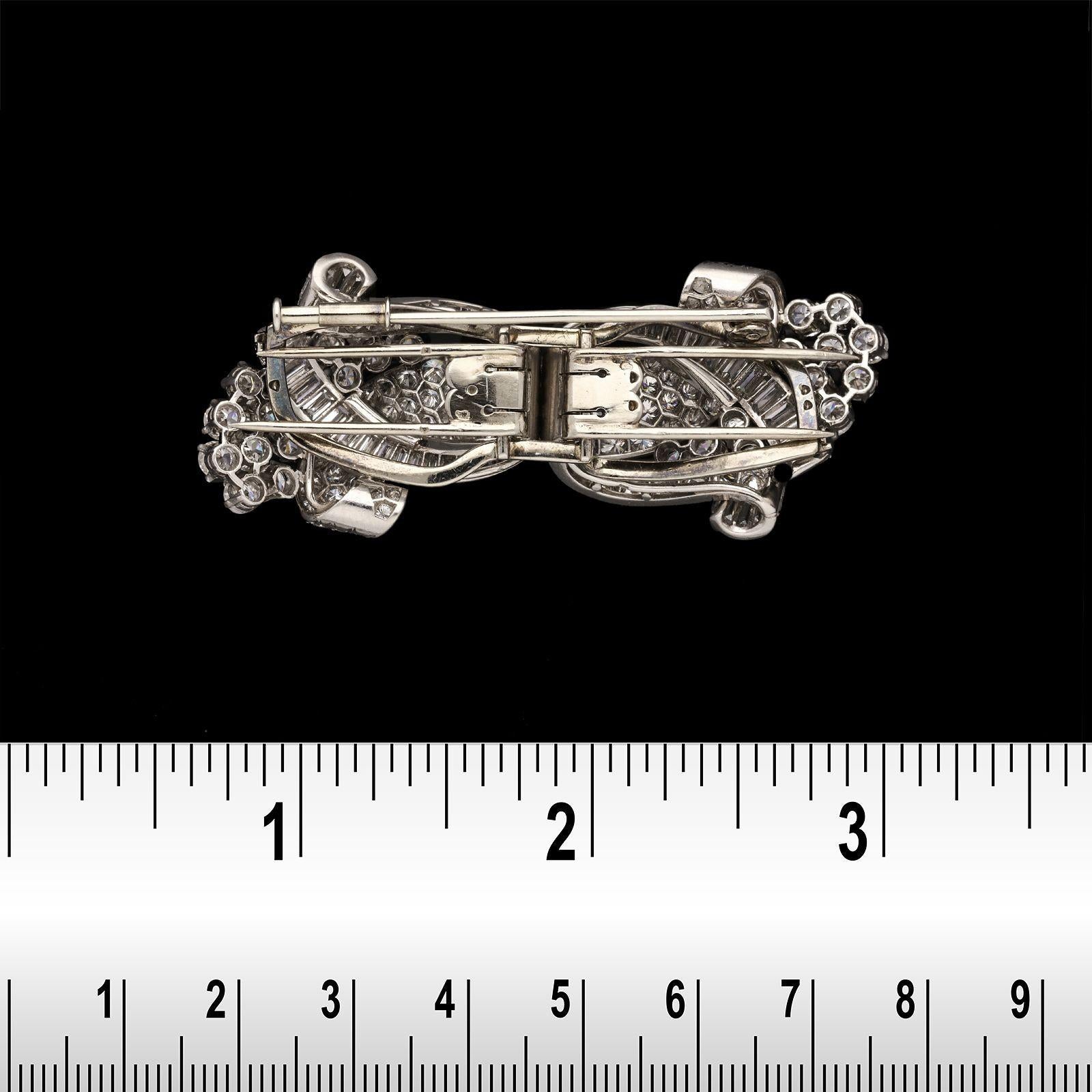 French Fabulous Diamond Double Clip Brooch, circa 1935 In Good Condition For Sale In London, GB