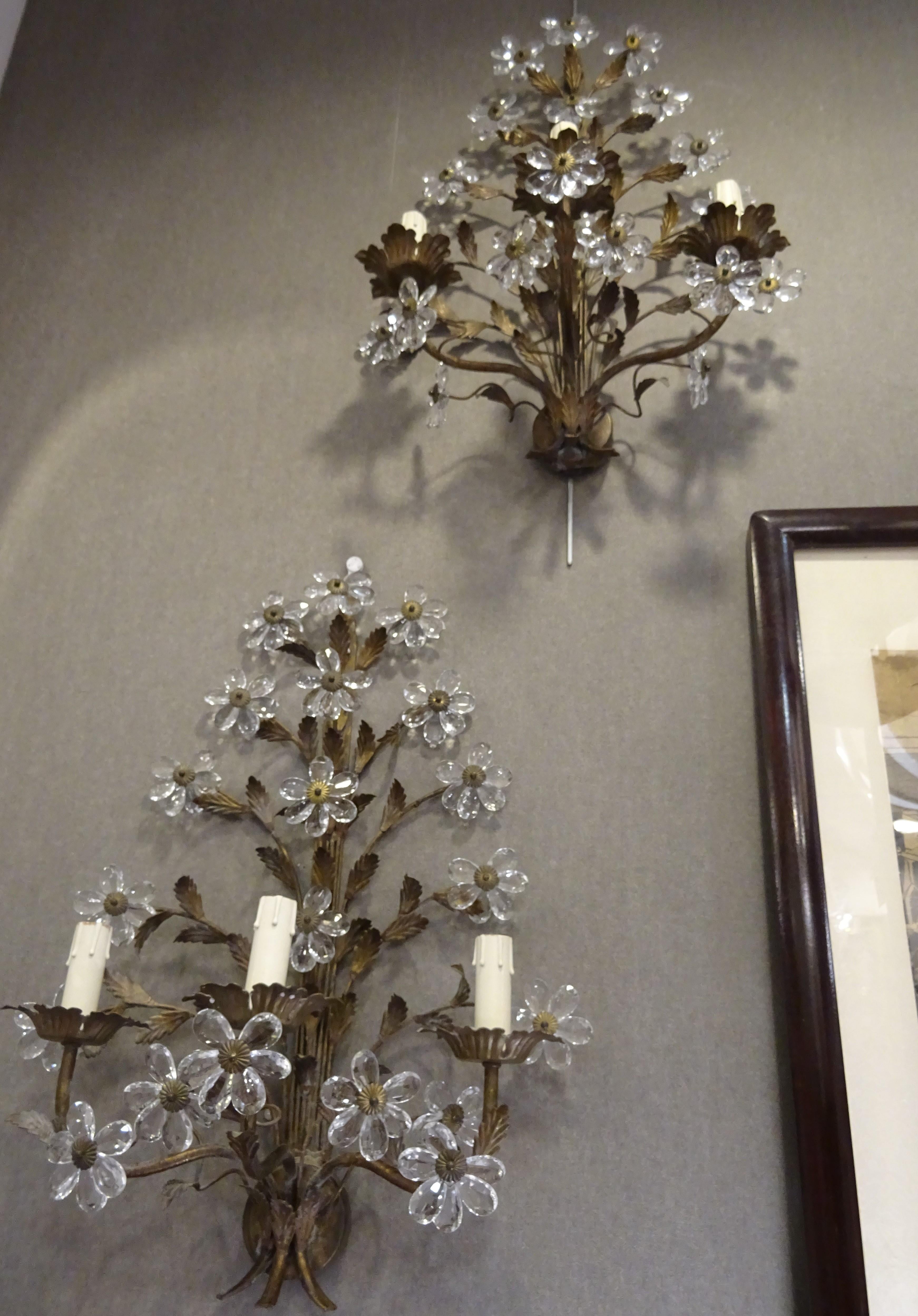 French Faceted and Cut Rock White Crystal Making Daisies Couple of Sconces For Sale 8