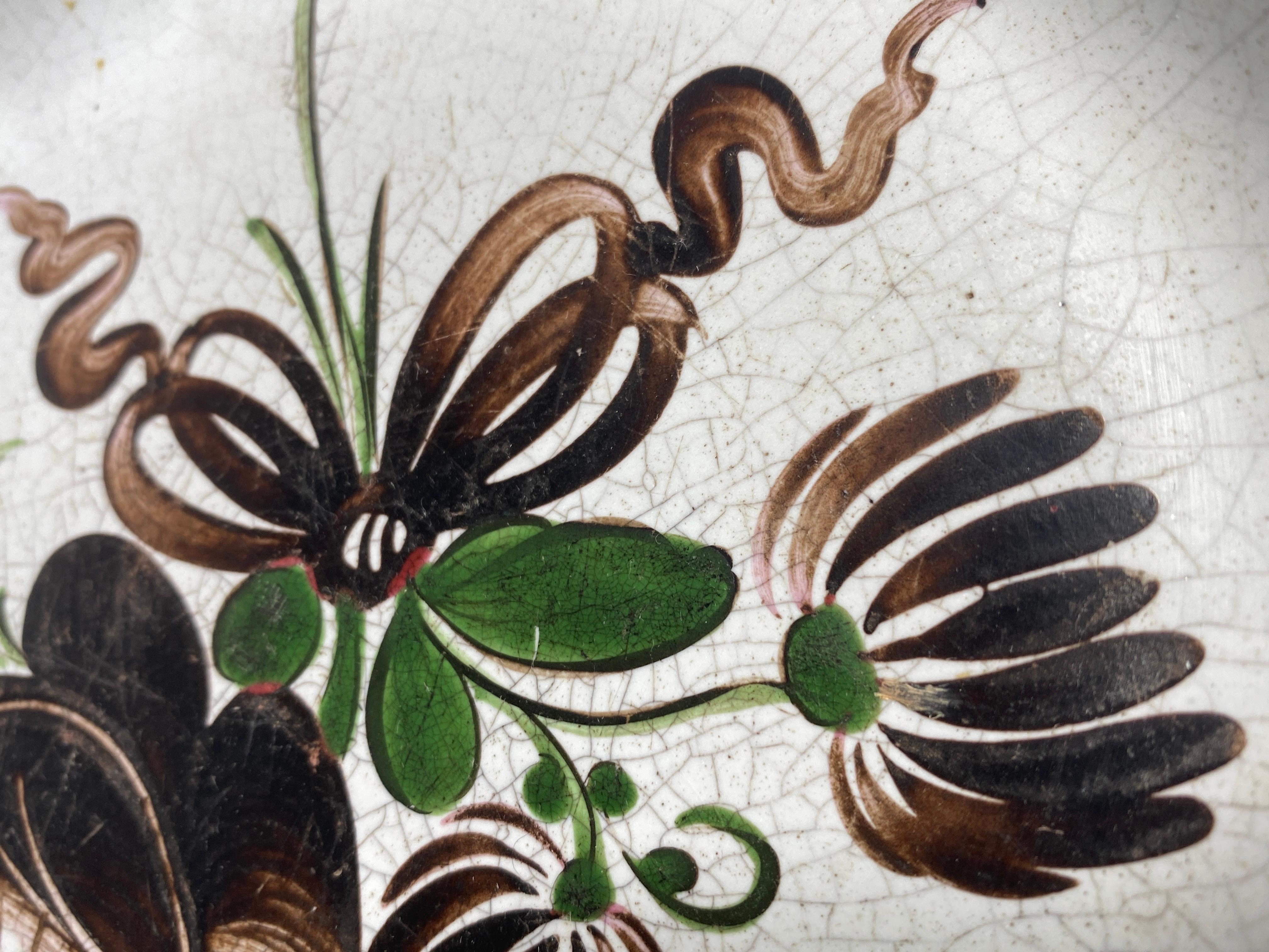 XVIIIe siècle et antérieur Faïence française du 18ème siècle, décoration de fleurs, couleur marron et verte en vente