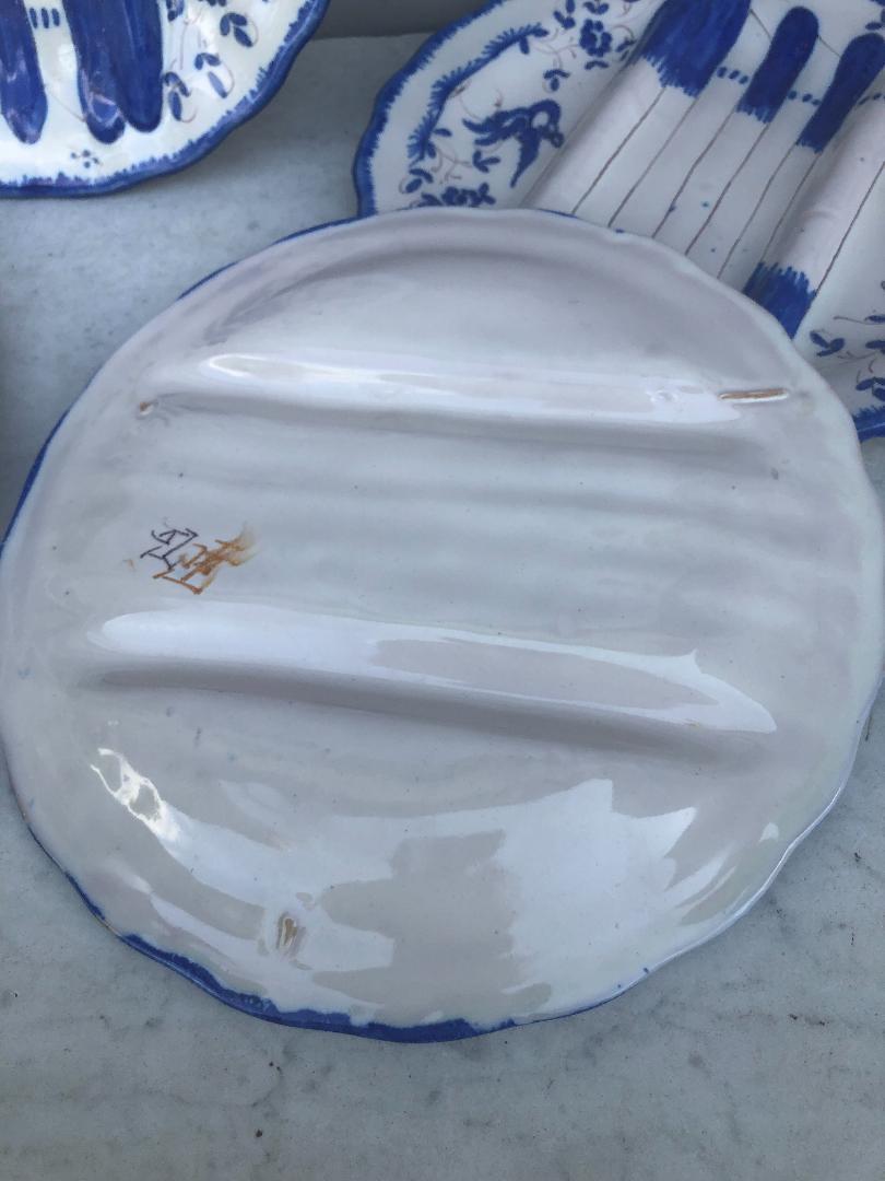 Early 20th Century French Faience Blue and White Asparagus Plate, circa 1920 For Sale