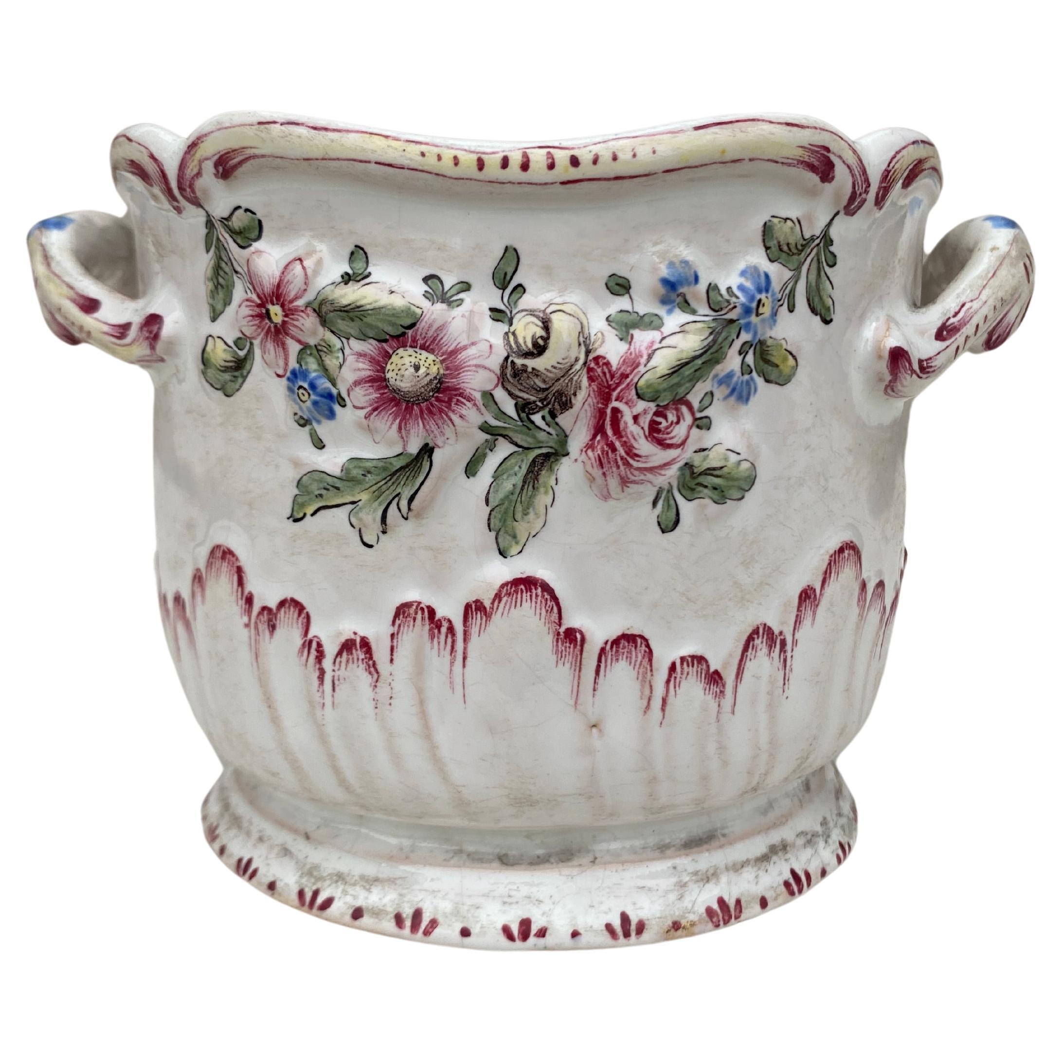 Französisch Fayence Cache Topf mit Rosen CIRCA 1900 im Angebot