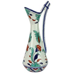 Brocca in ceramica faience francese di Henri Delcourt