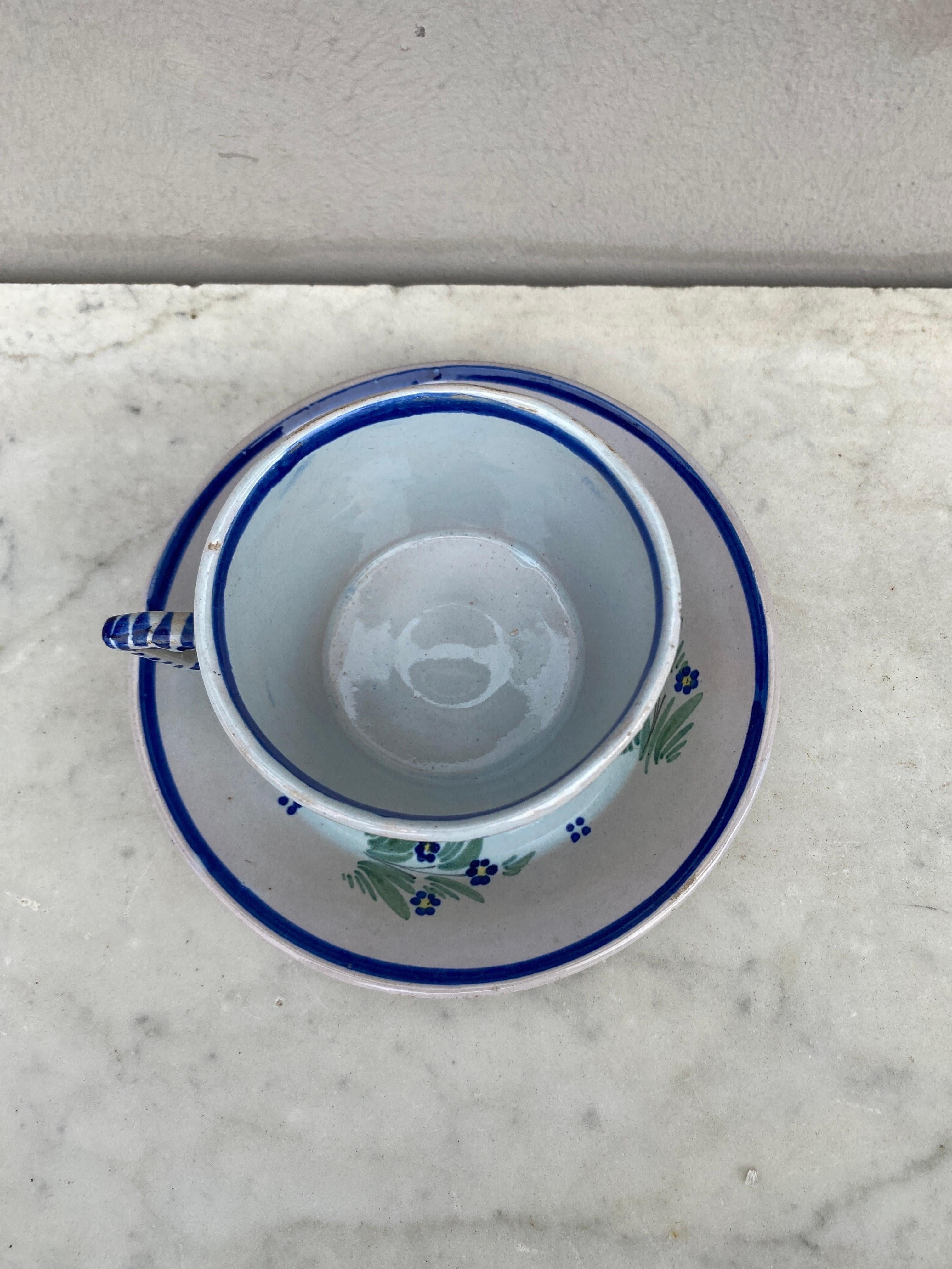 French Faience Cup & Saucer Henriot Quimper Circa 1900 In Good Condition For Sale In Austin, TX