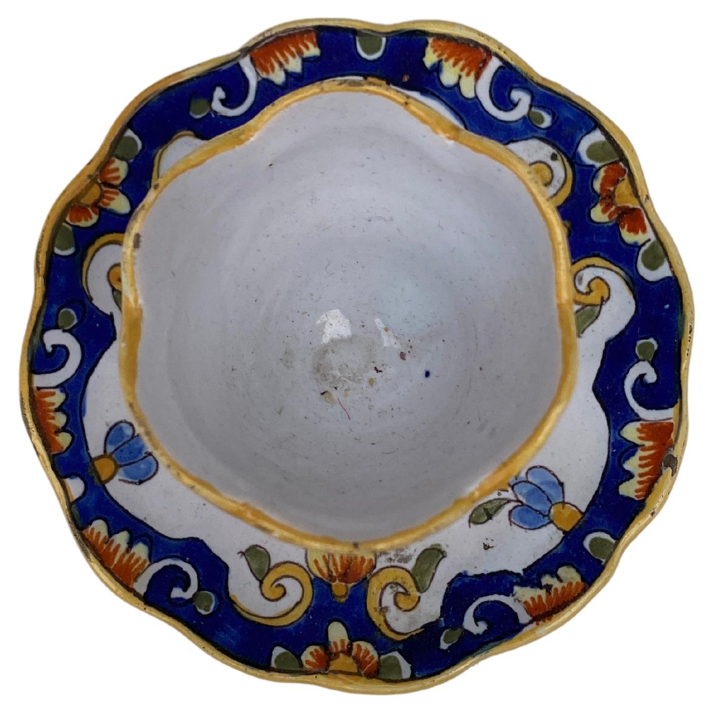 French Faience Egg Cup, circa 1900 In Good Condition For Sale In Austin, TX