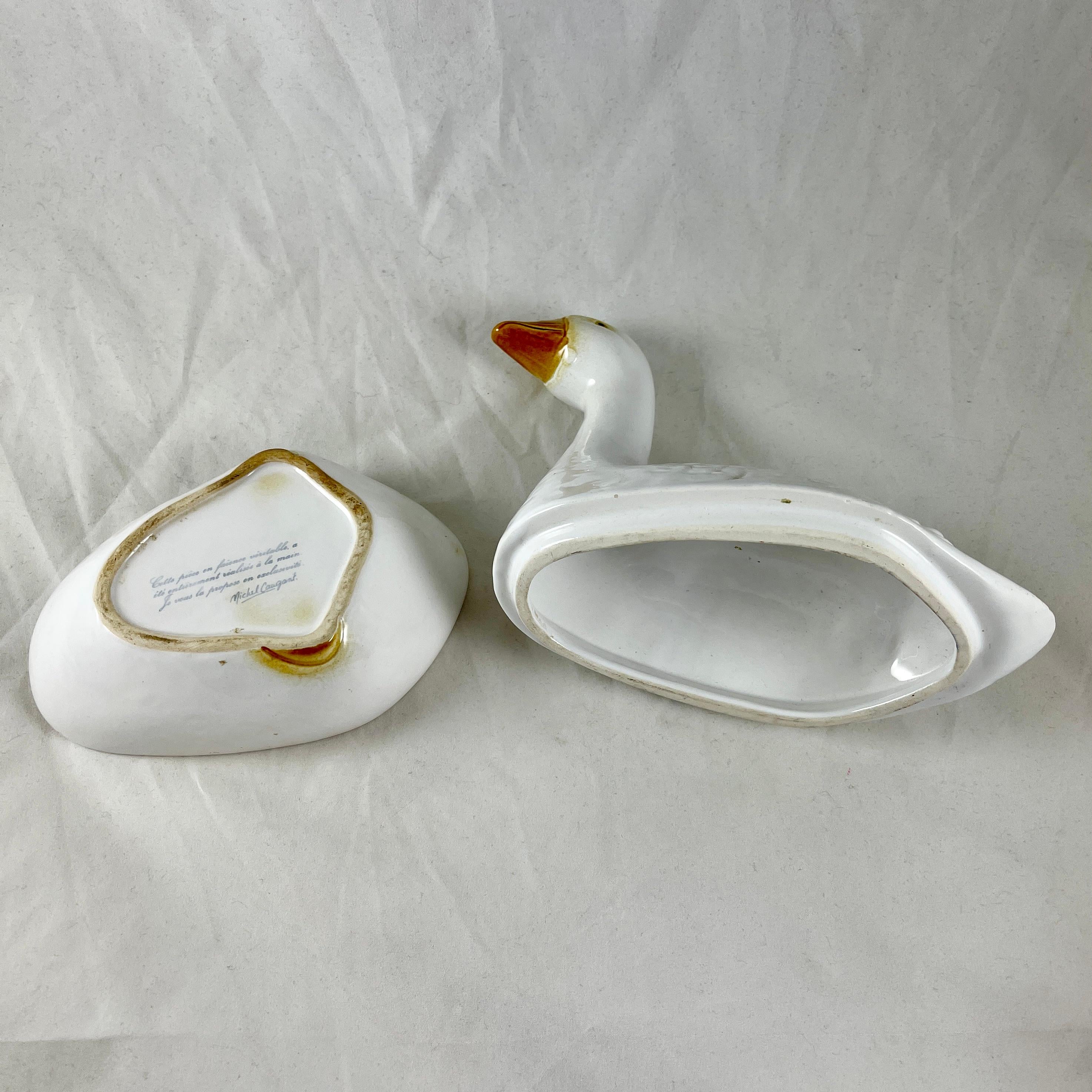 Figuraler weißer Gänseblümchen-T Terrine aus Fayence, Michel Caugant im Angebot 2