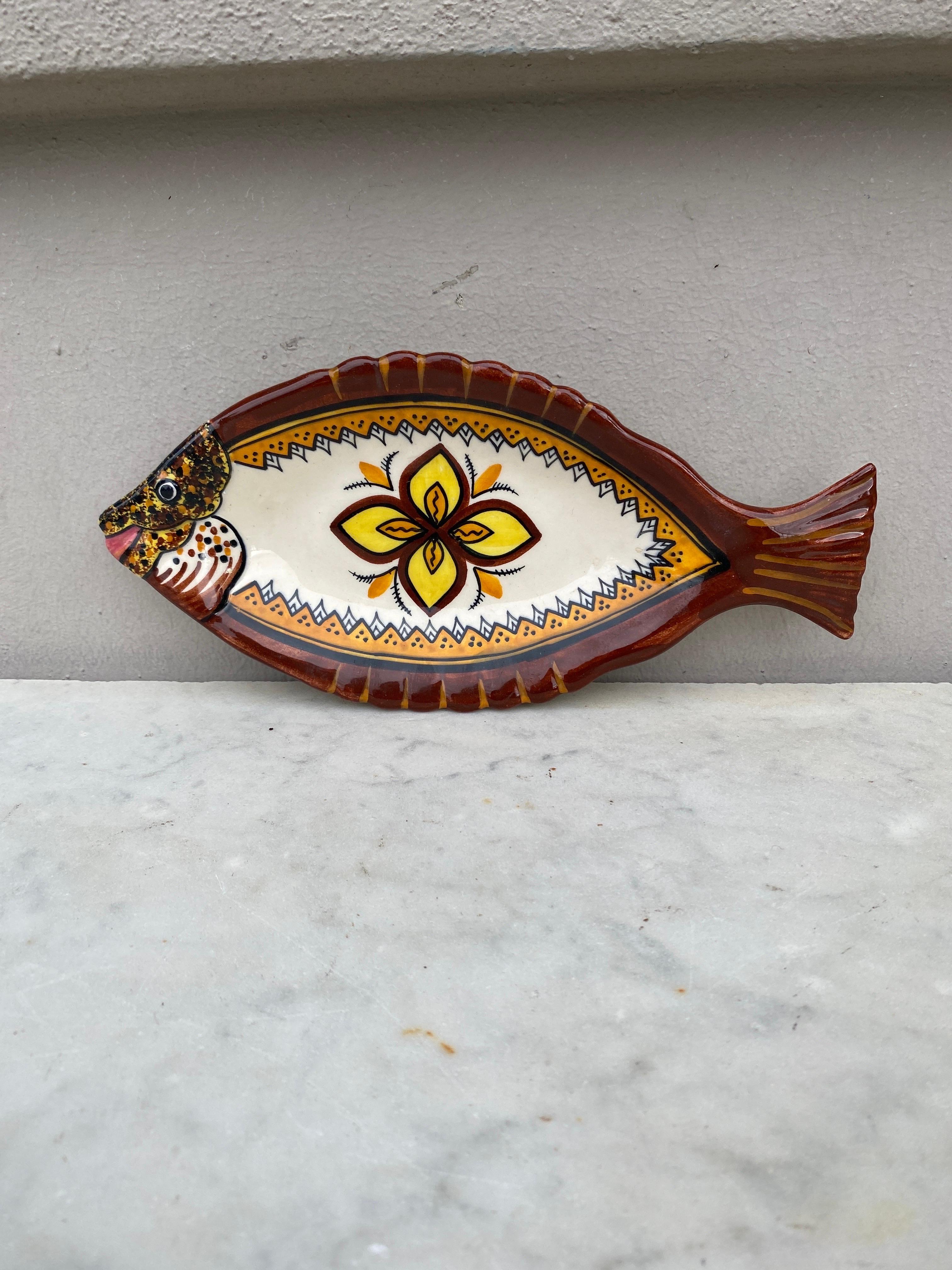 French Faience Fish Platter Henriot Quimper, Circa 1930.