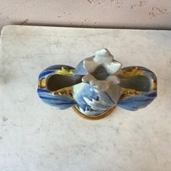 Vase en faïence française Fleur-de-Lys, vers 1900