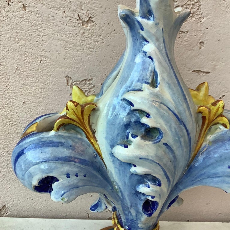 JOLI ANCIEN VASE TERRE CUITE EMAILLEE Craquelé FORME FLEUR DE LYS NON Signe Deco Imgx1200 4051